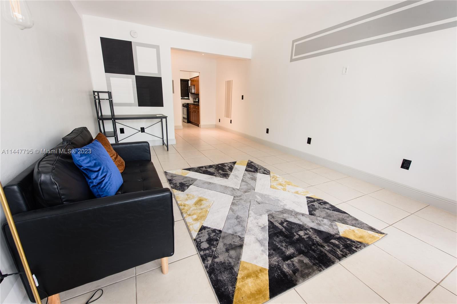 635 8th St Unit: 104