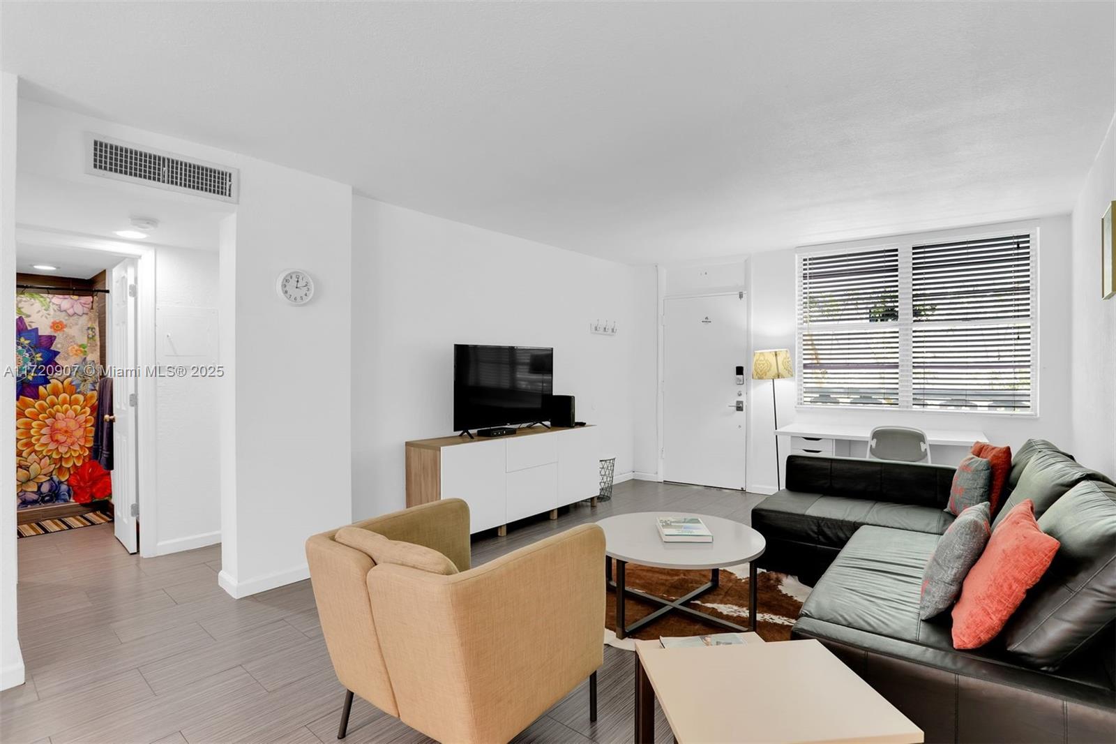 1732 Meridian Ave # 202