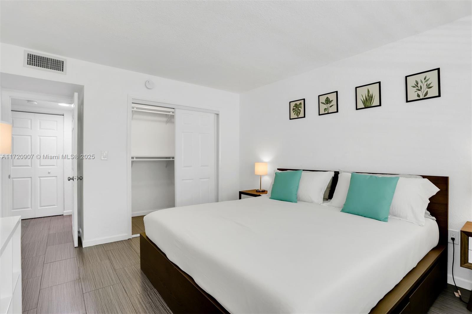 1732 Meridian Ave # 202