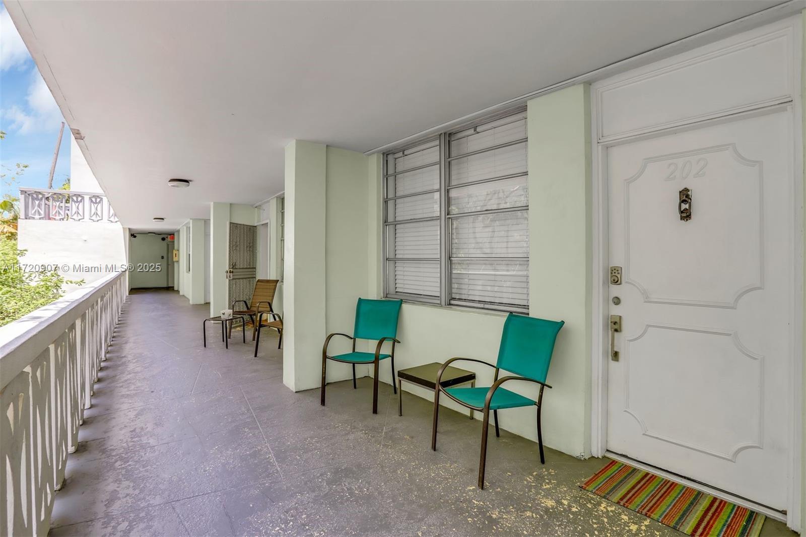 1732 Meridian Ave # 202