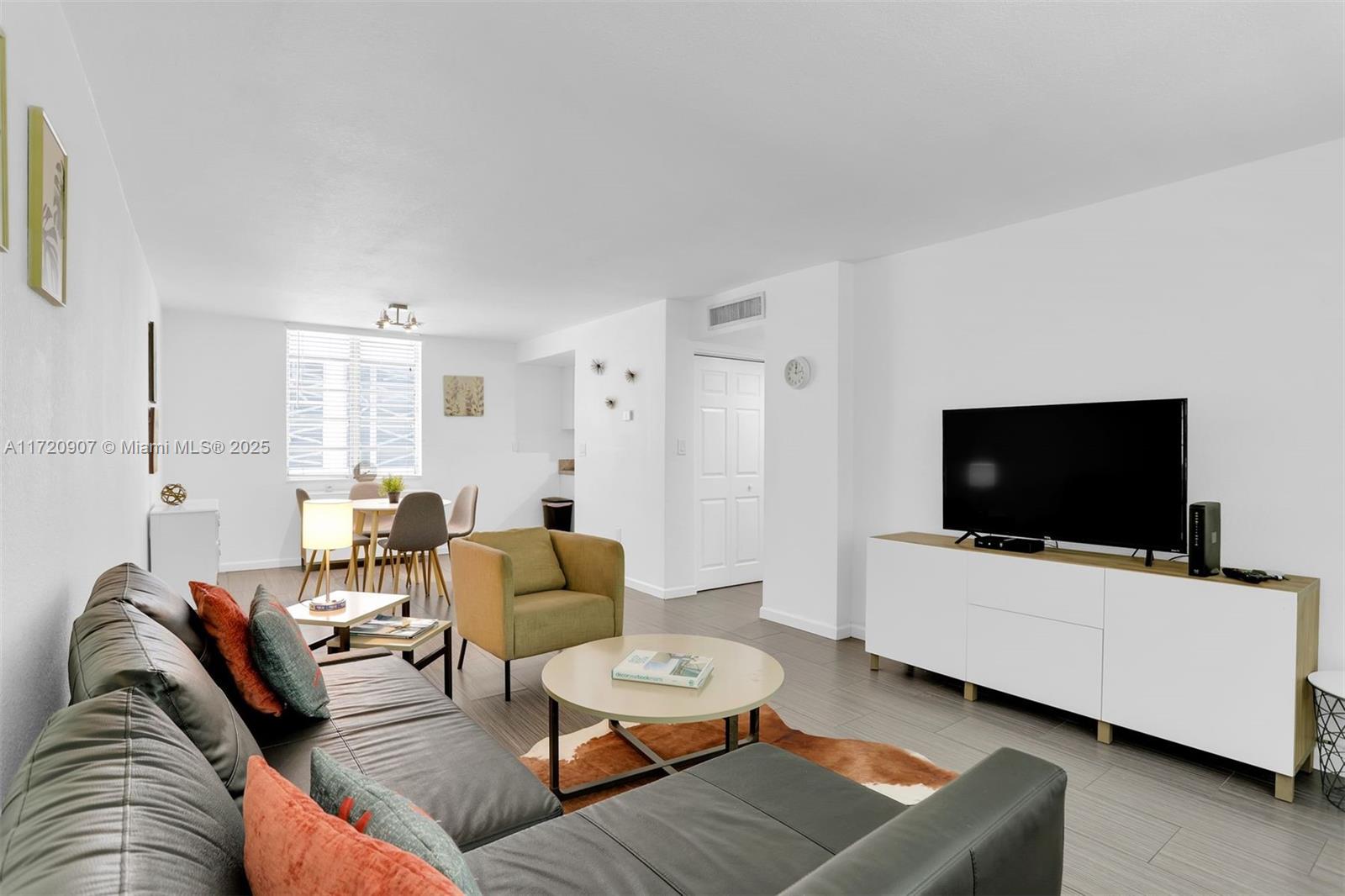 1732 Meridian Ave # 202