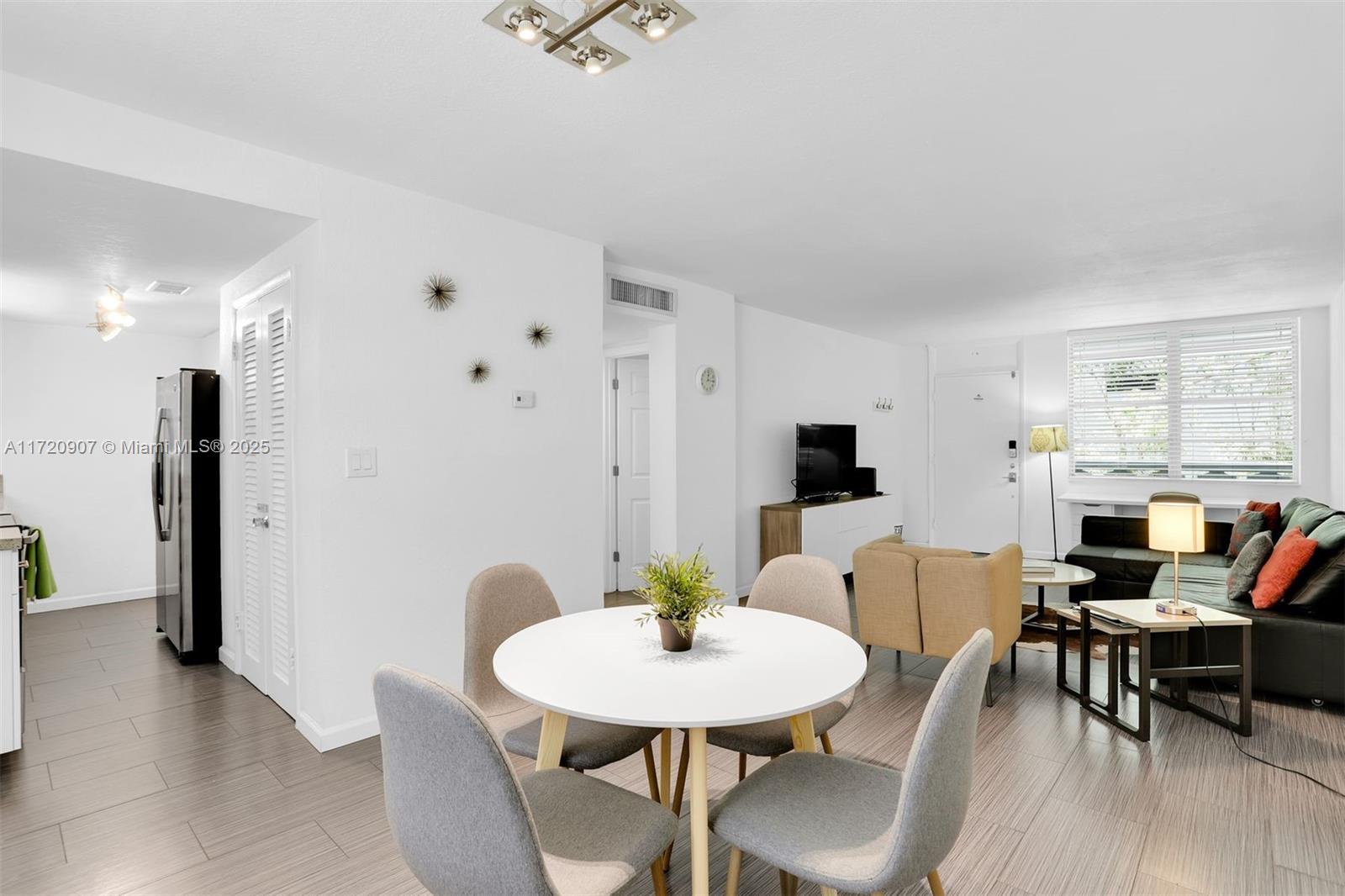 1732 Meridian Ave # 202