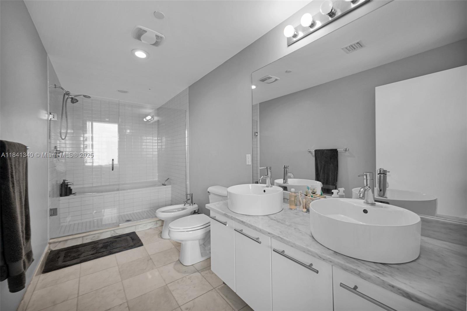 888 Biscayne Blvd # 4102