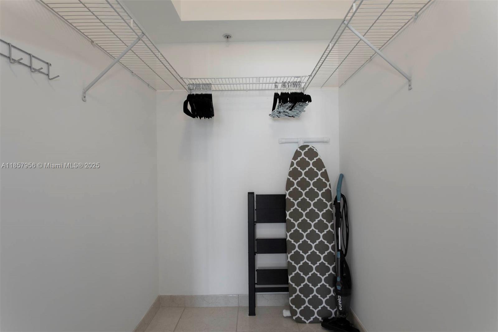 110 Washington Ave # 2518