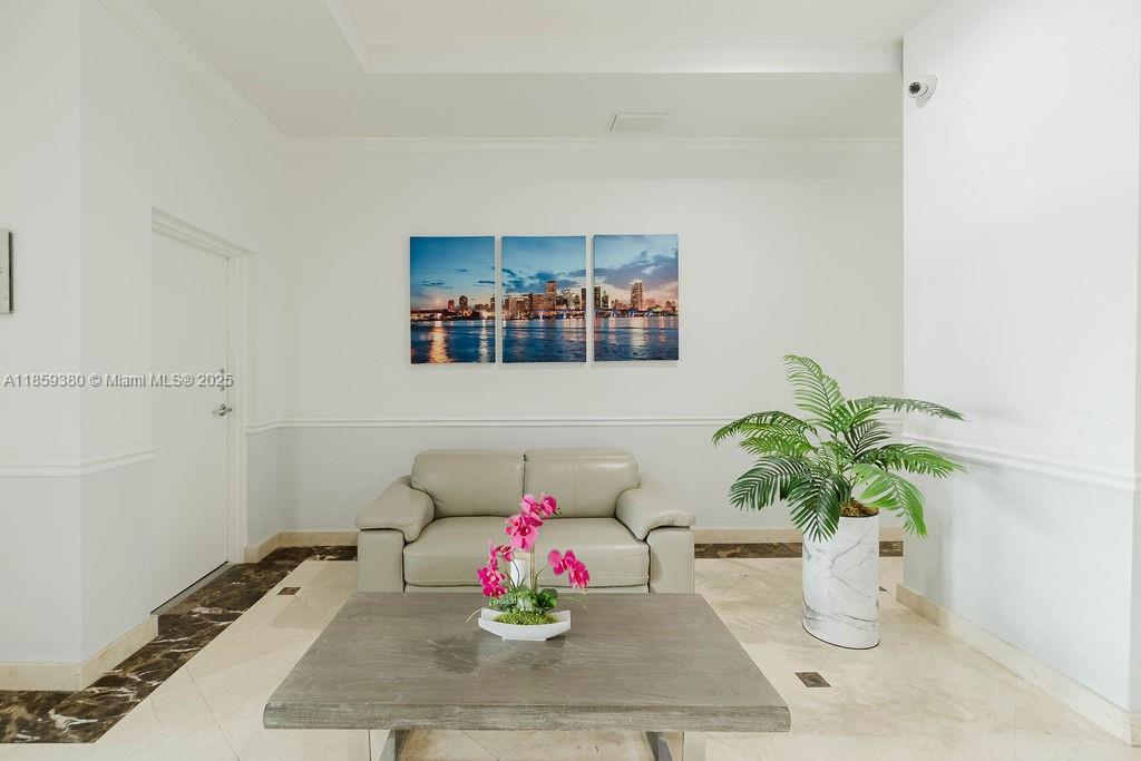 60 NW 37th Ave # 405