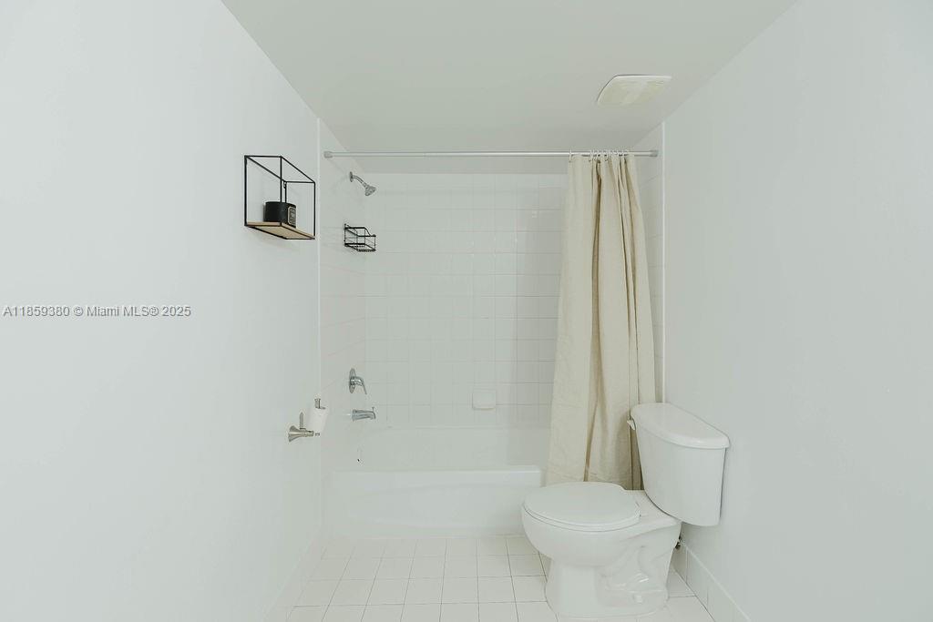 60 NW 37th Ave # 405