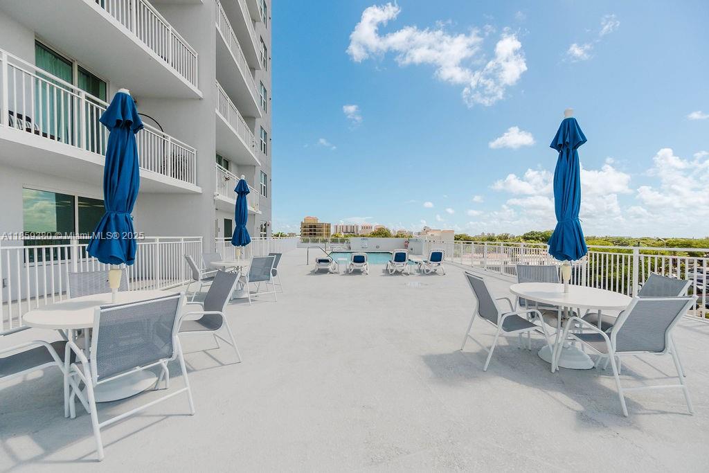 60 NW 37th Ave # 405