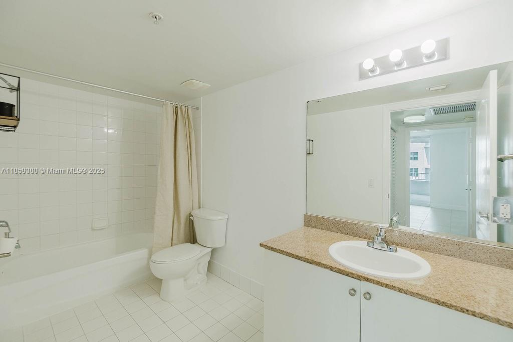 60 NW 37th Ave # 405