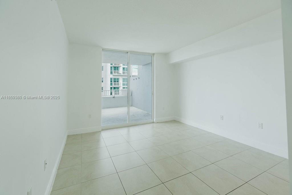 60 NW 37th Ave # 405