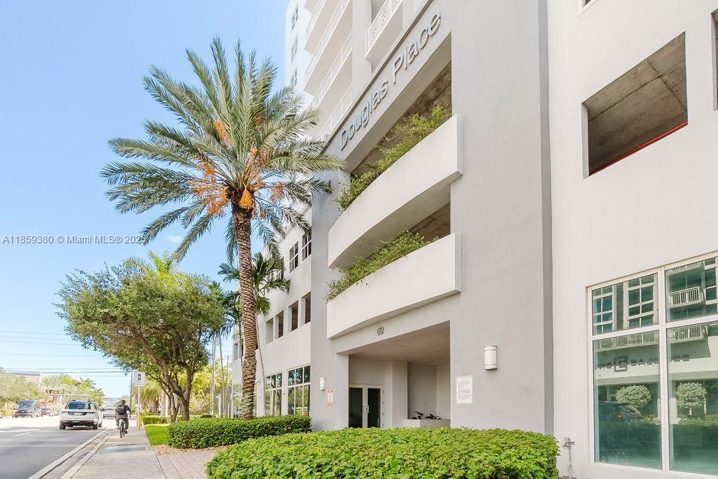 60 NW 37th Ave # 405