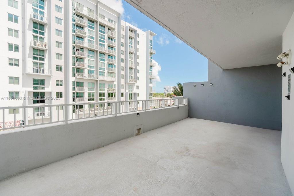 60 NW 37th Ave # 405