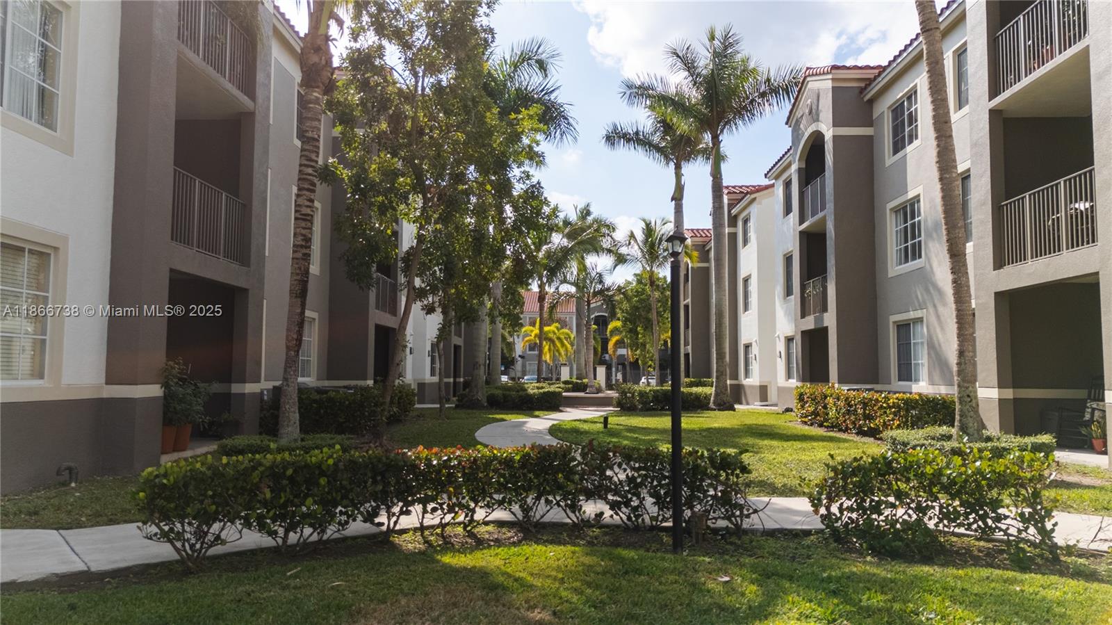 6851 SW 44th St # 106