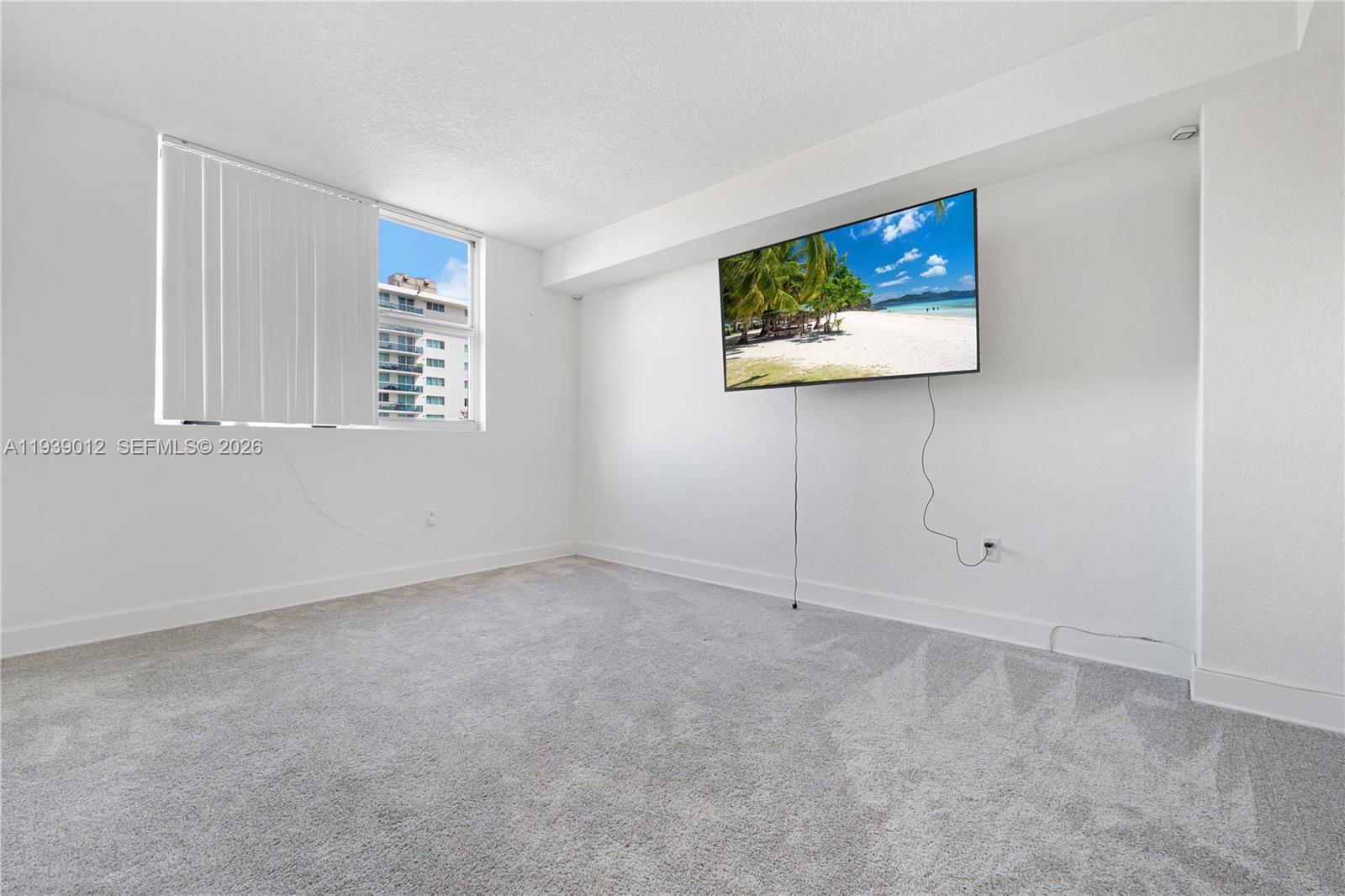 7501 E Treasure Dr # 3M