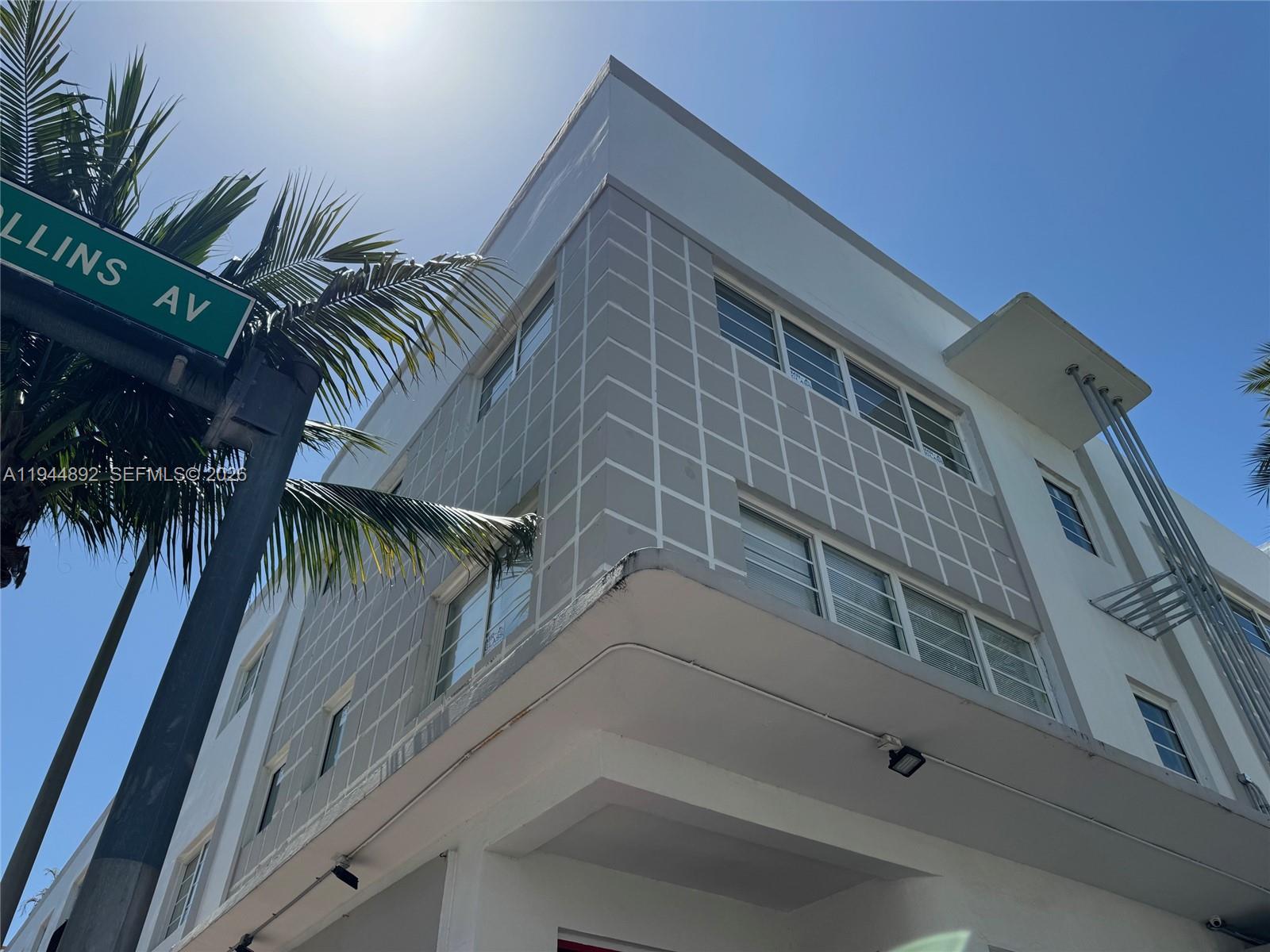 865 Collins Ave # 305