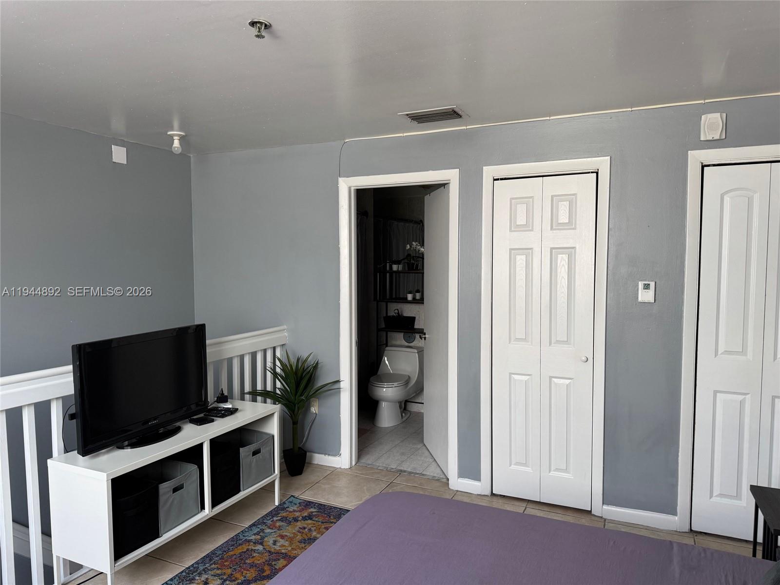865 Collins Ave # 305