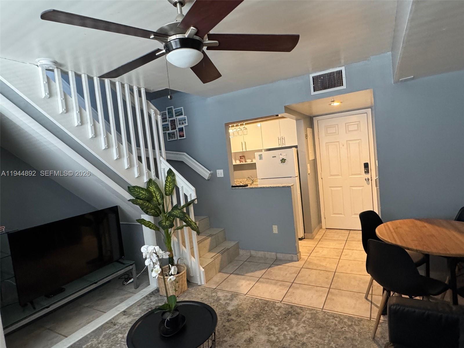 865 Collins Ave # 305