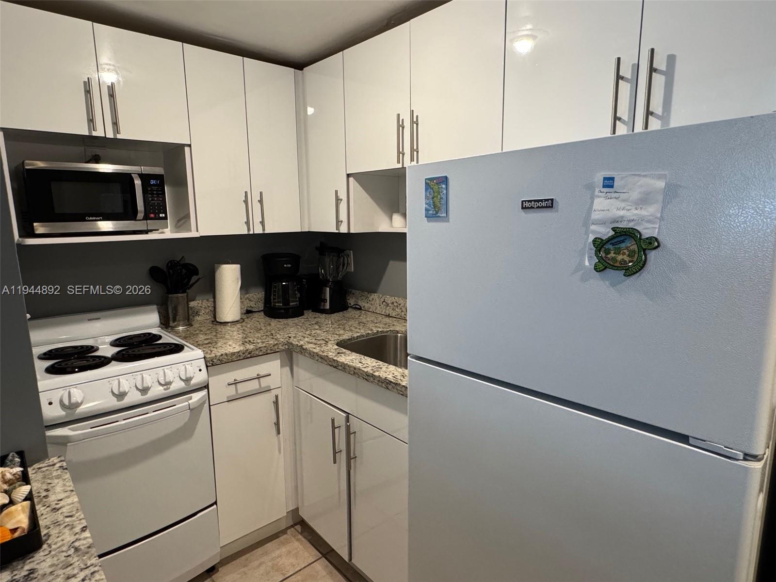 865 Collins Ave # 305