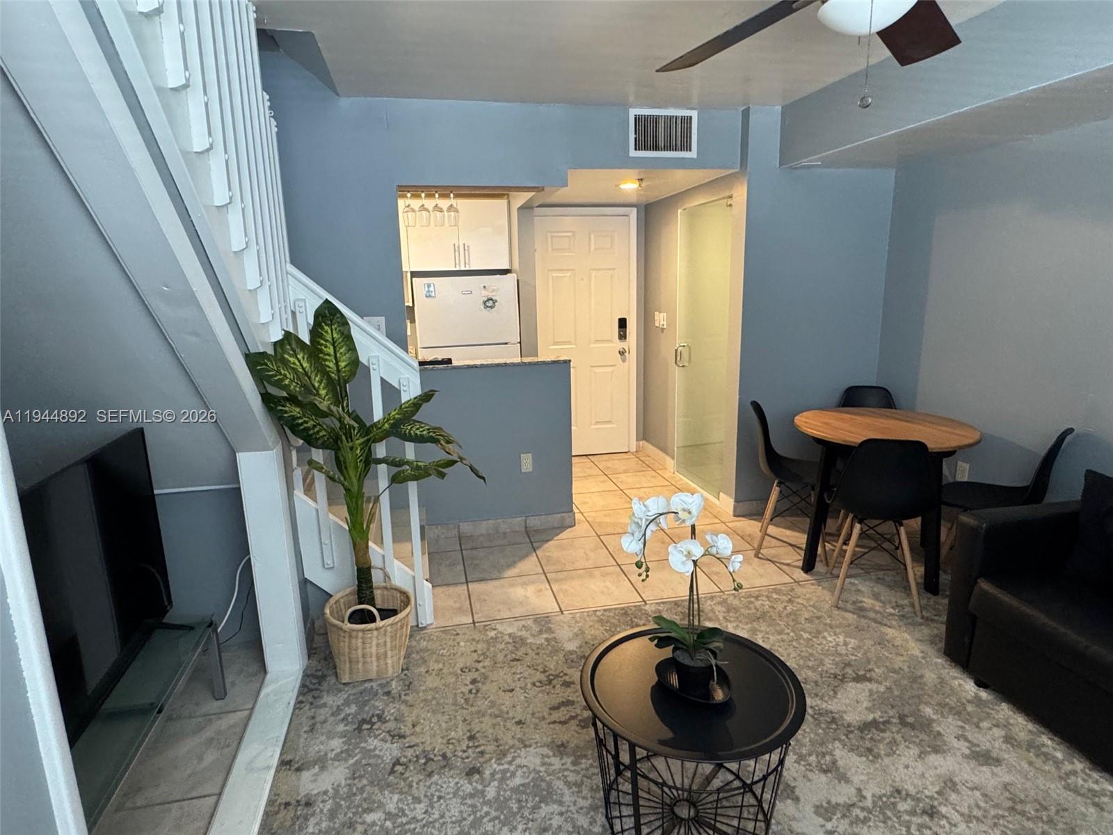 865 Collins Ave # 305