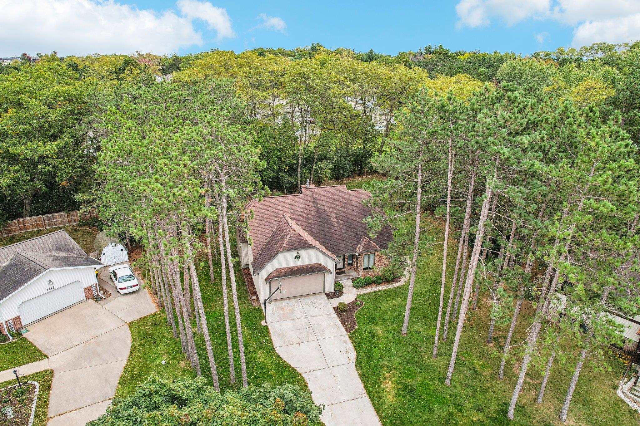 1225 Woodbridge Court