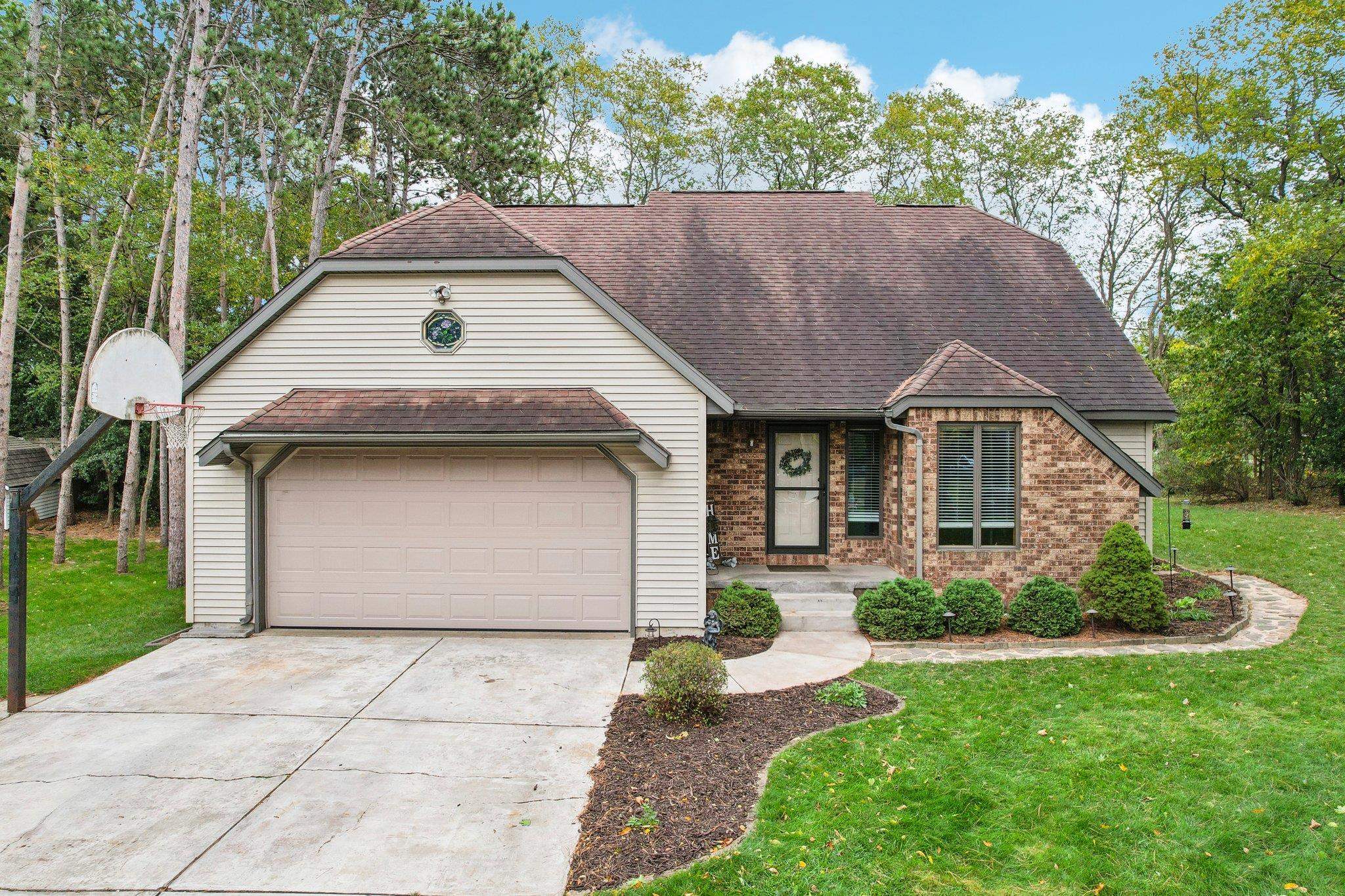 1225 Woodbridge Court