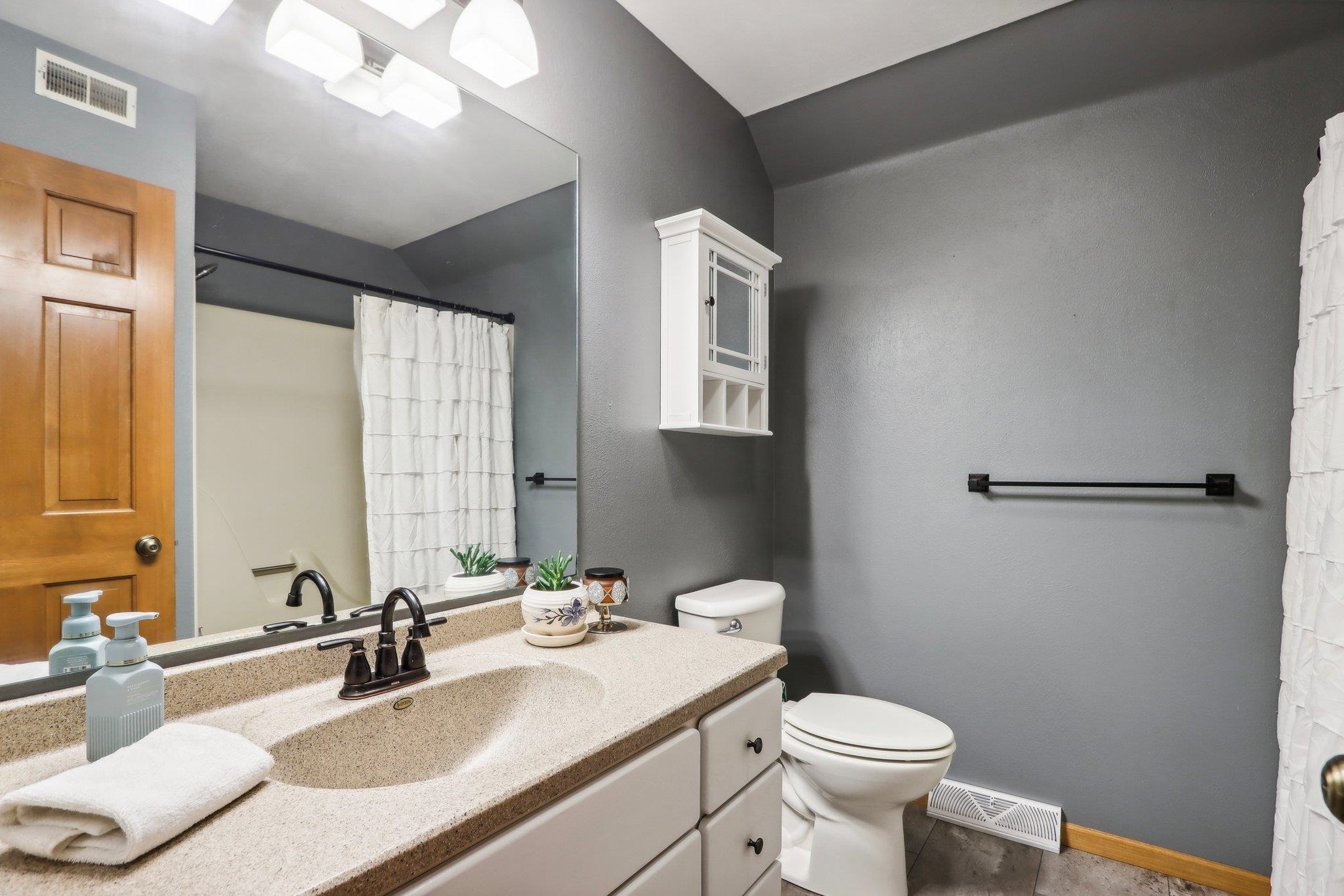 1225 Woodbridge Court
