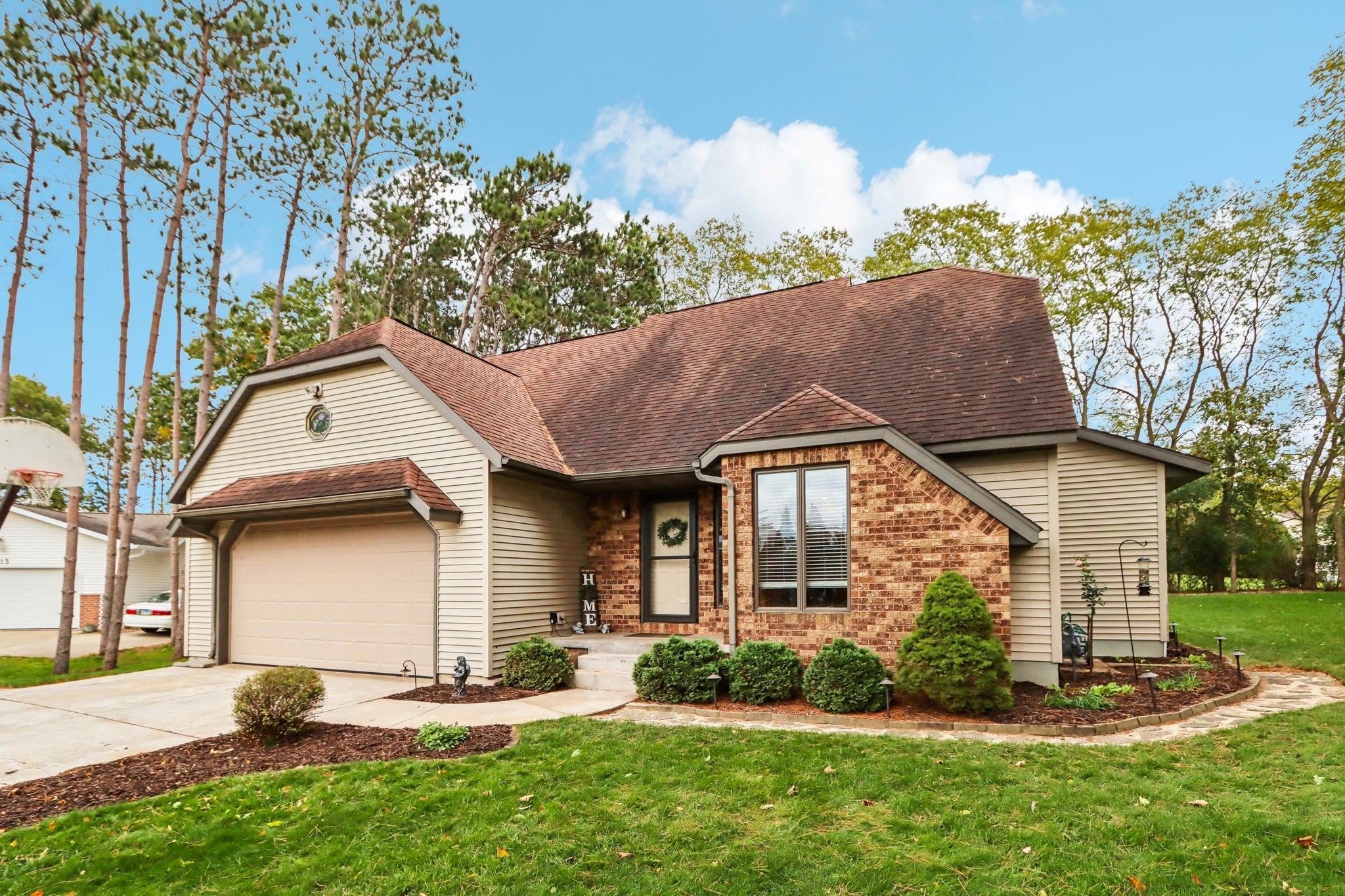 1225 Woodbridge Court