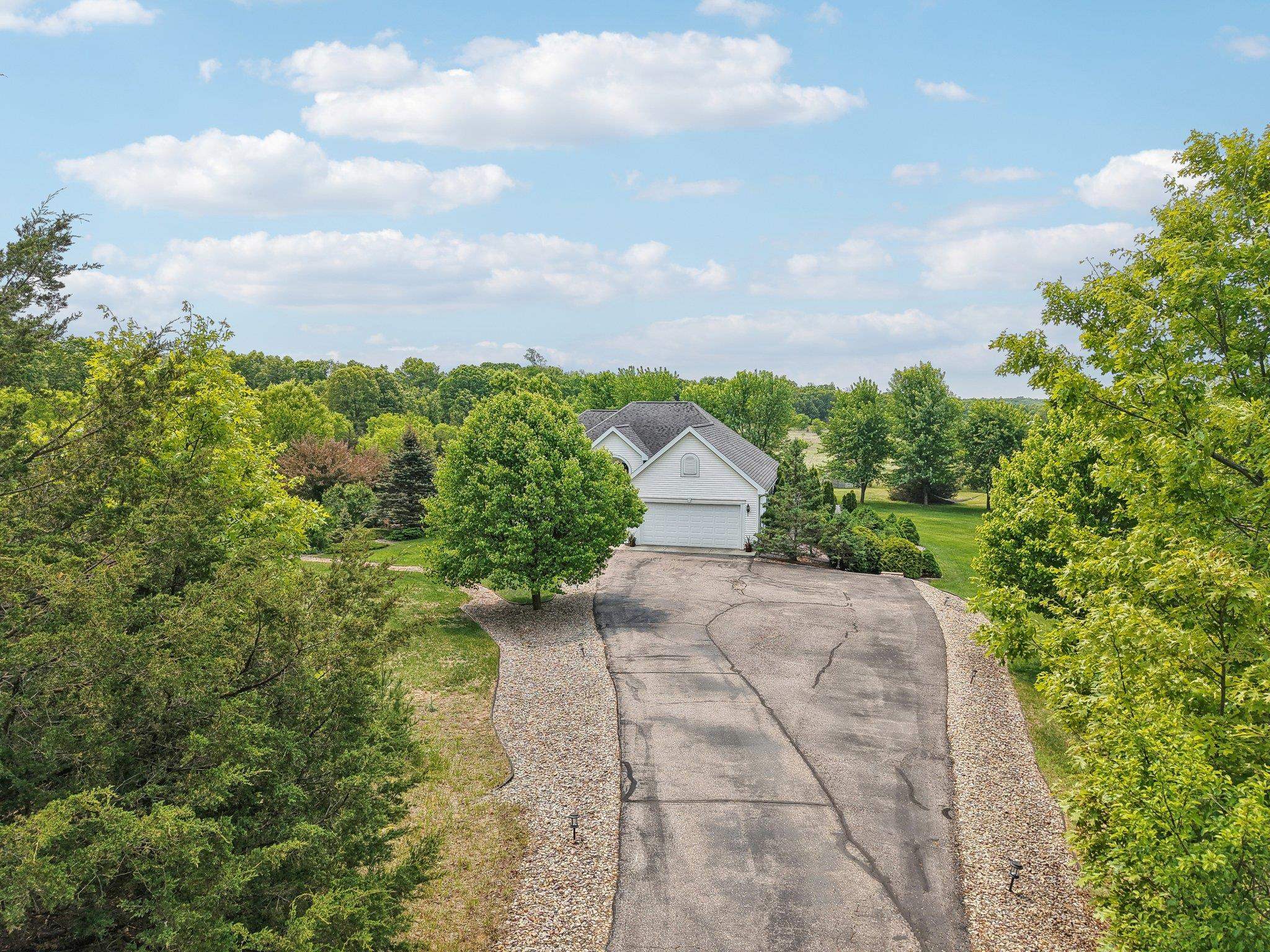 E8887 Oak Hill Road