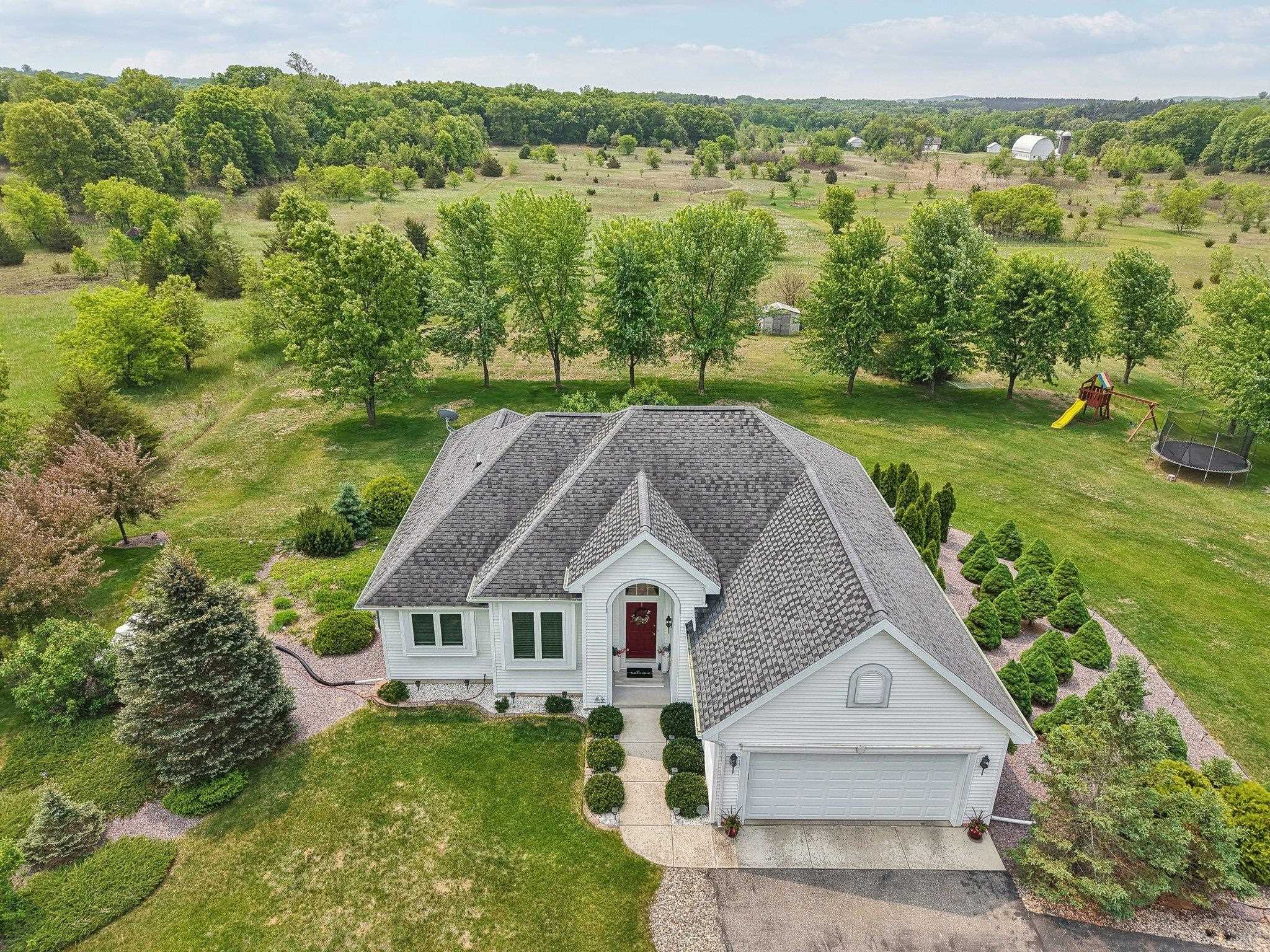 E8887 Oak Hill Road