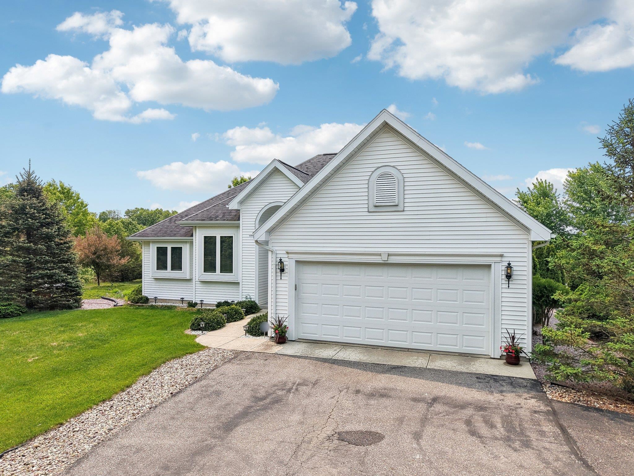 E8887 Oak Hill Road
