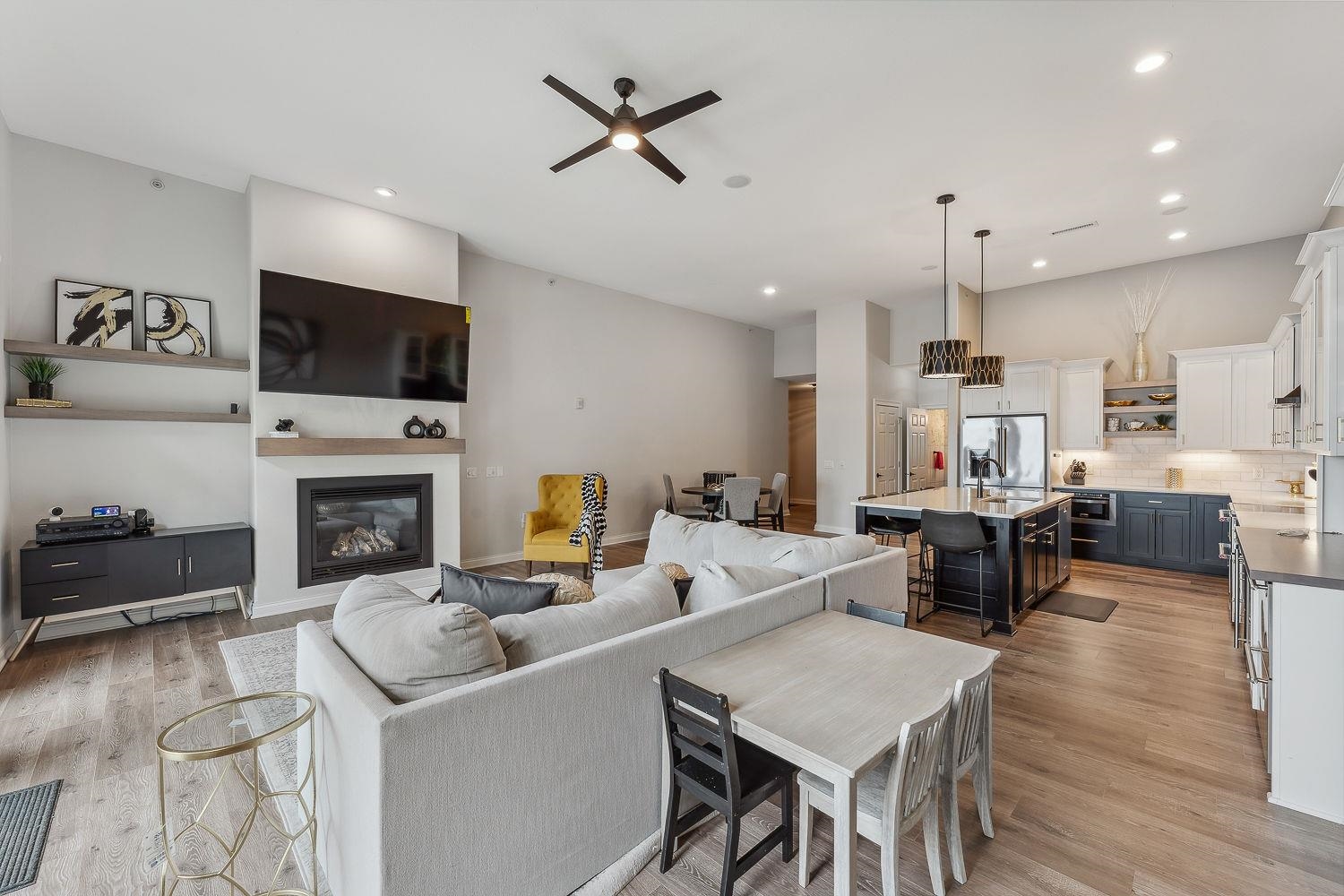 715 Canyon Road 8