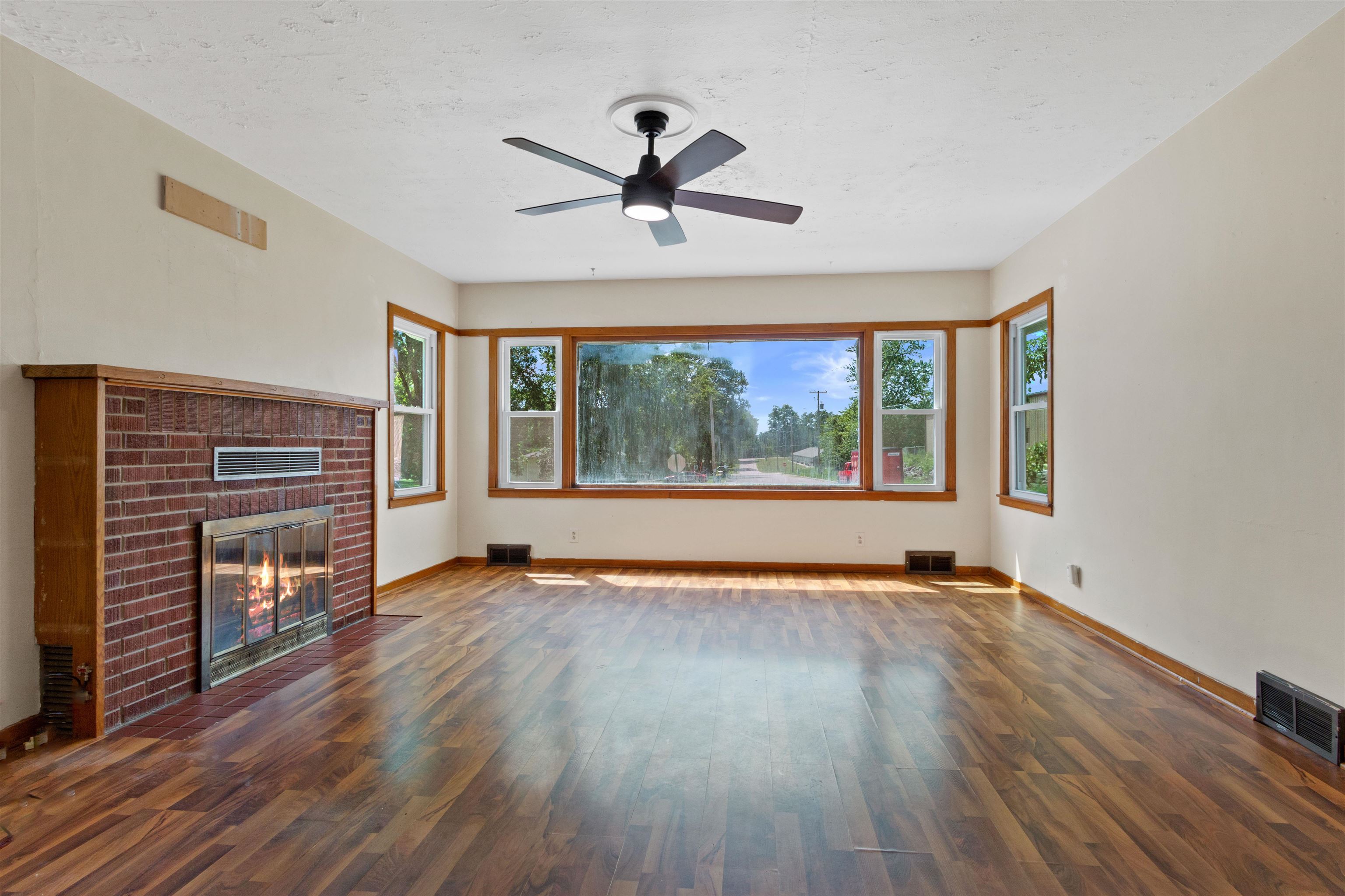 202 W 5th Street