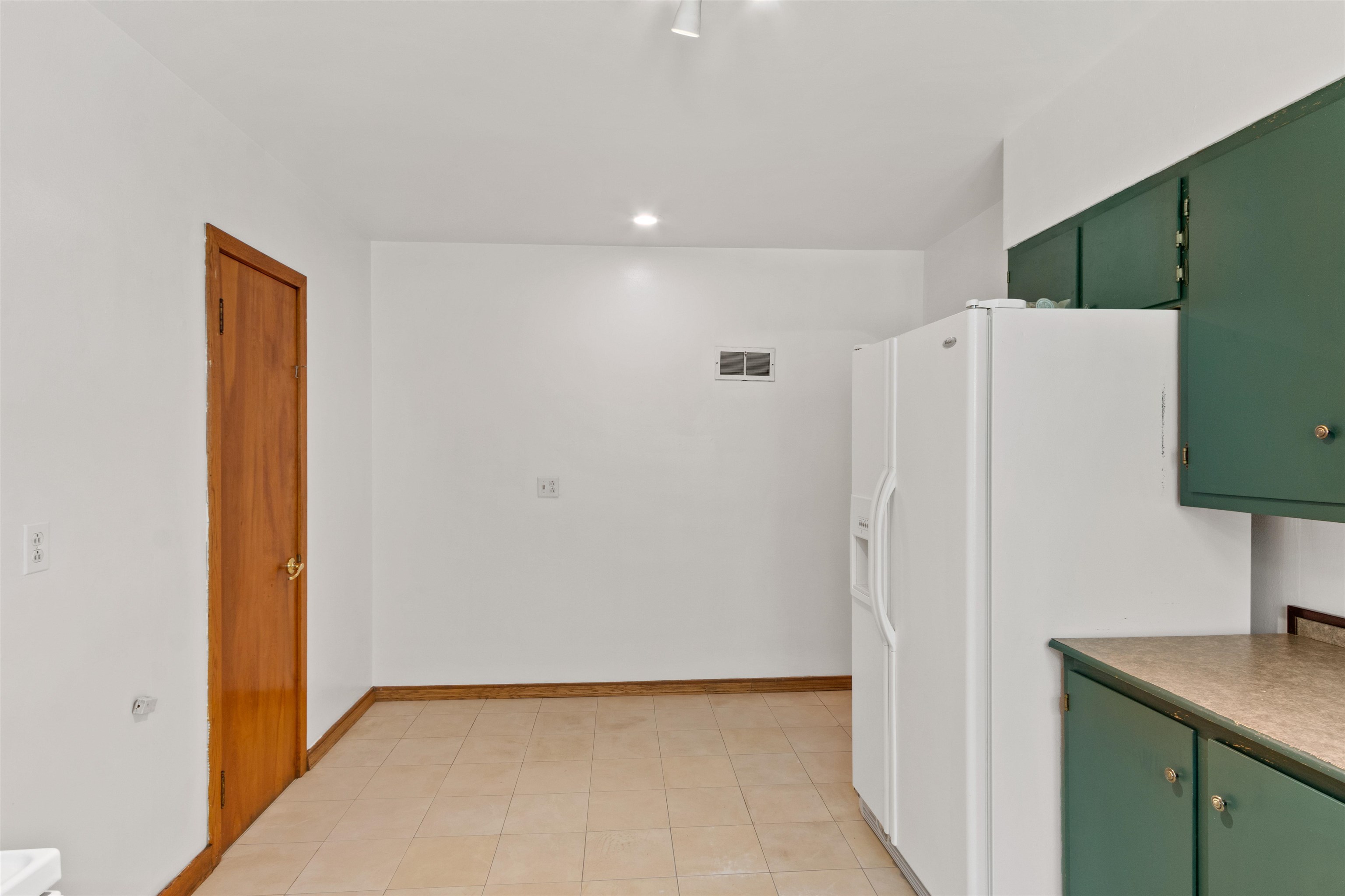202 W 5th Street