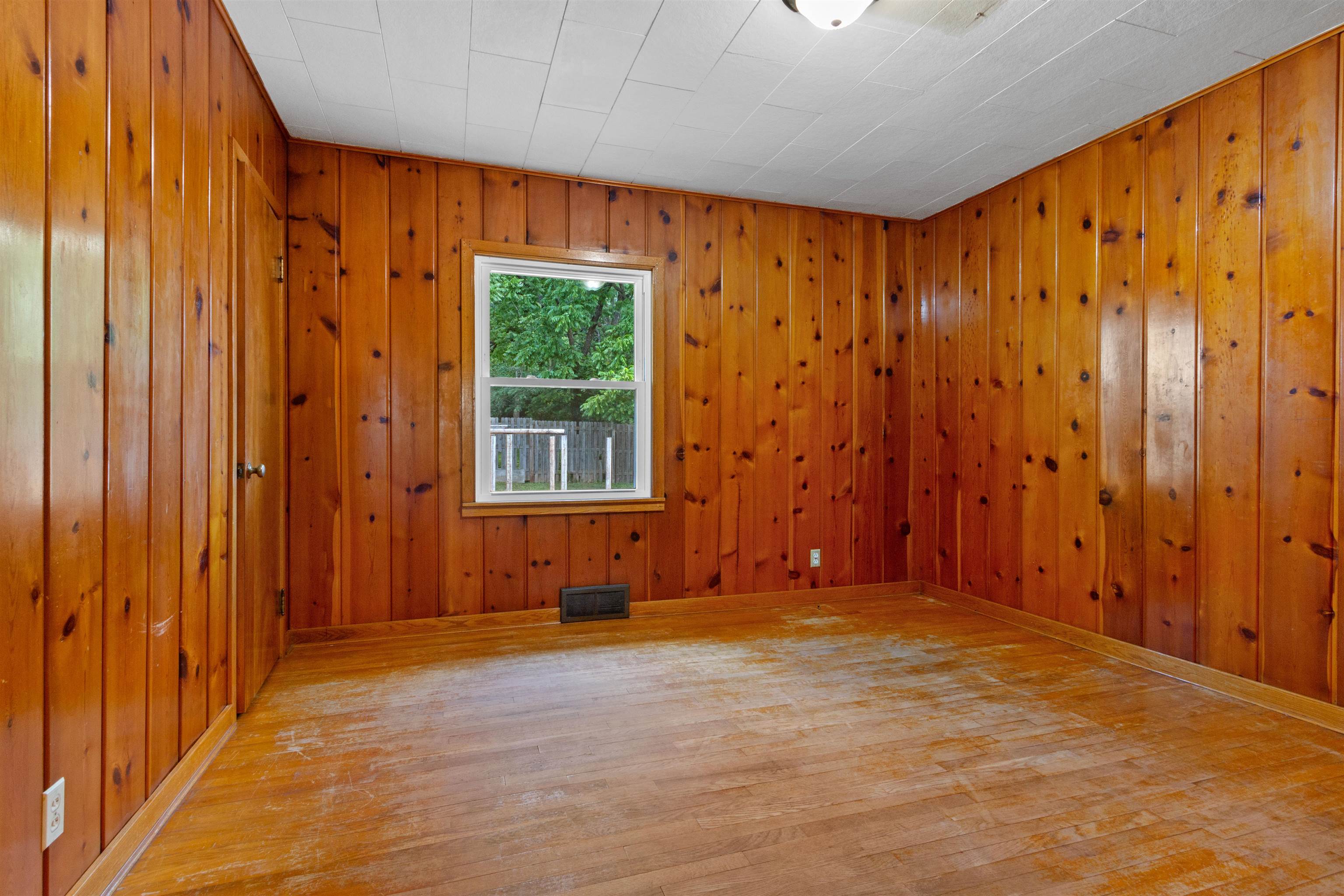 202 W 5th Street