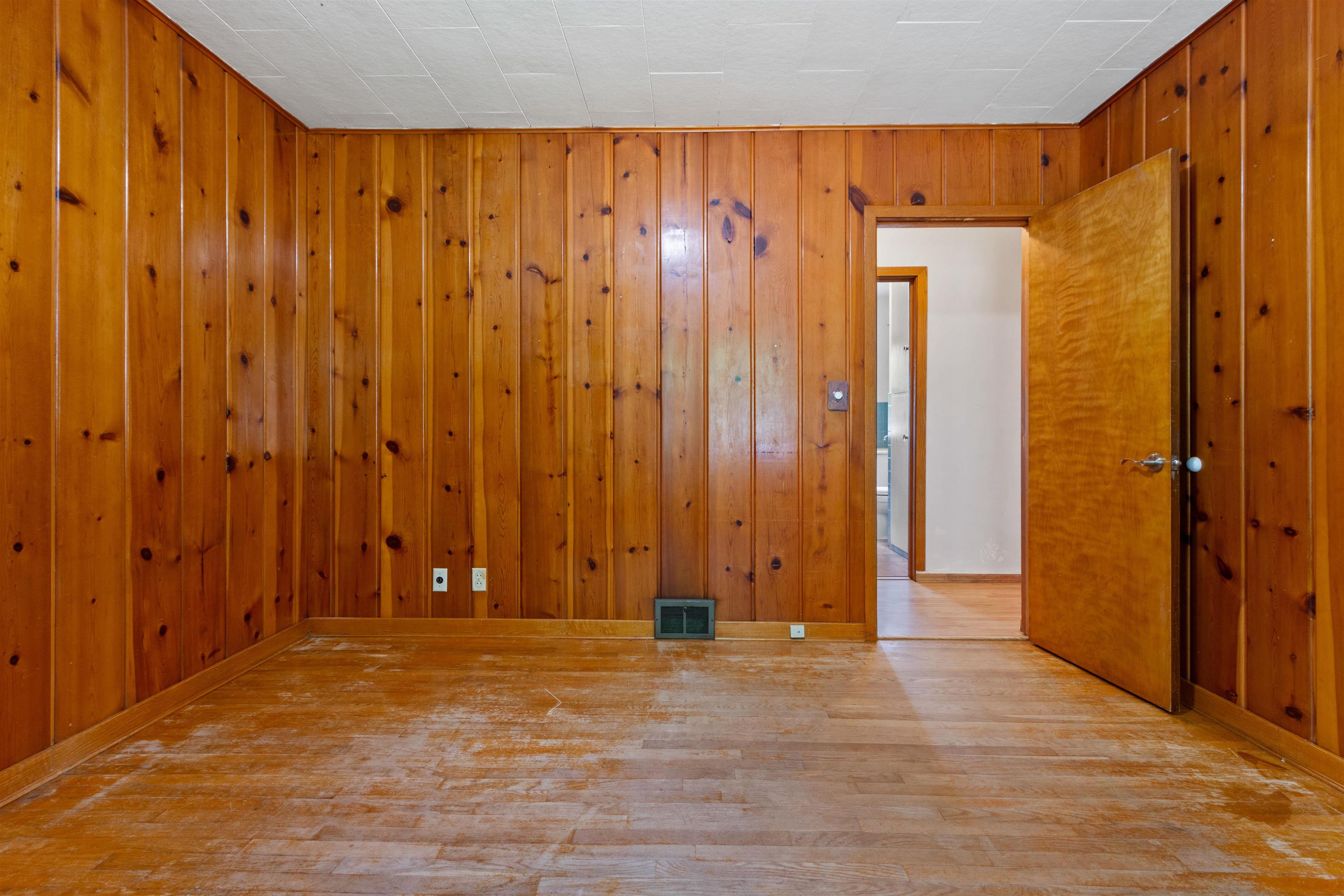 202 W 5th Street