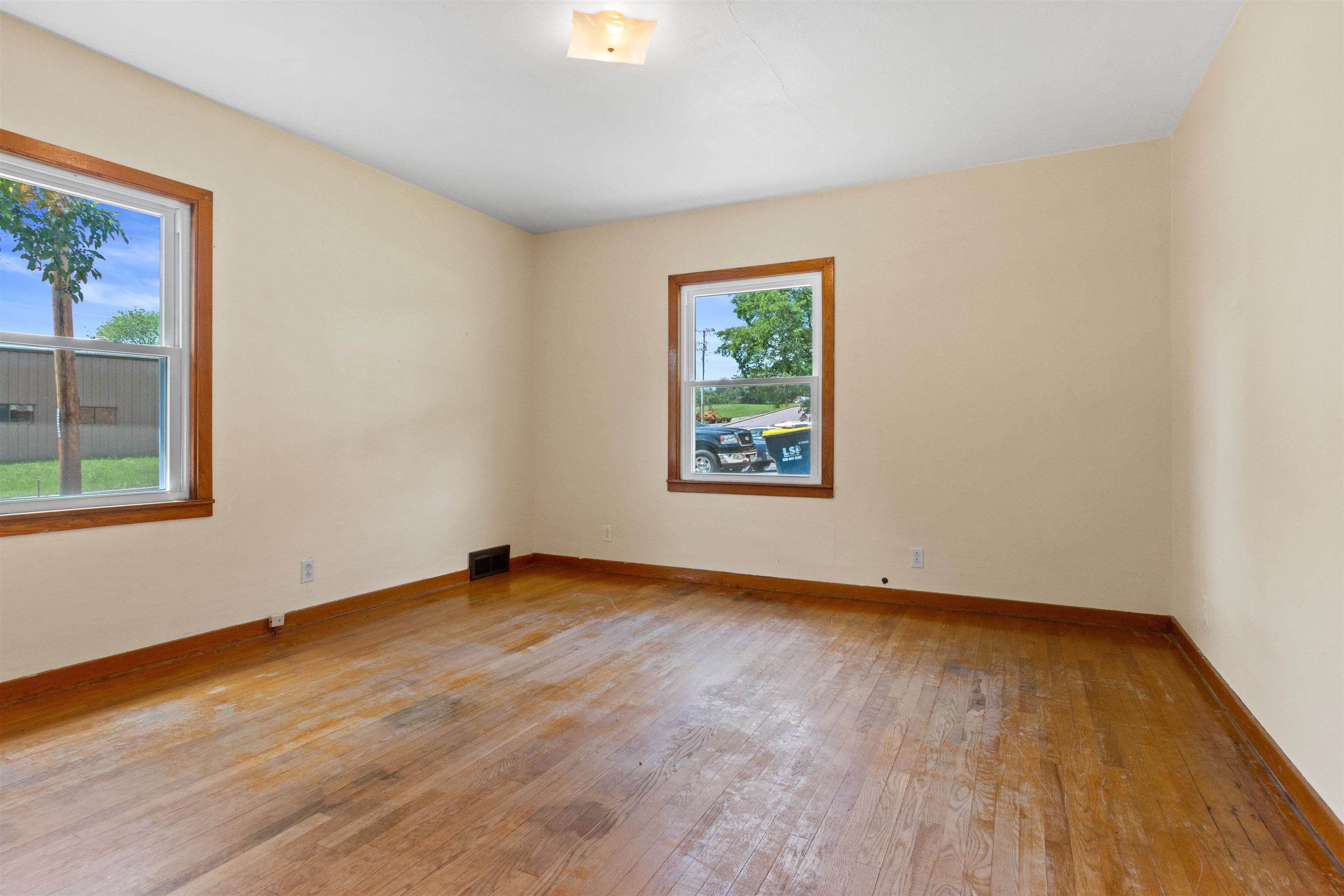 202 W 5th Street