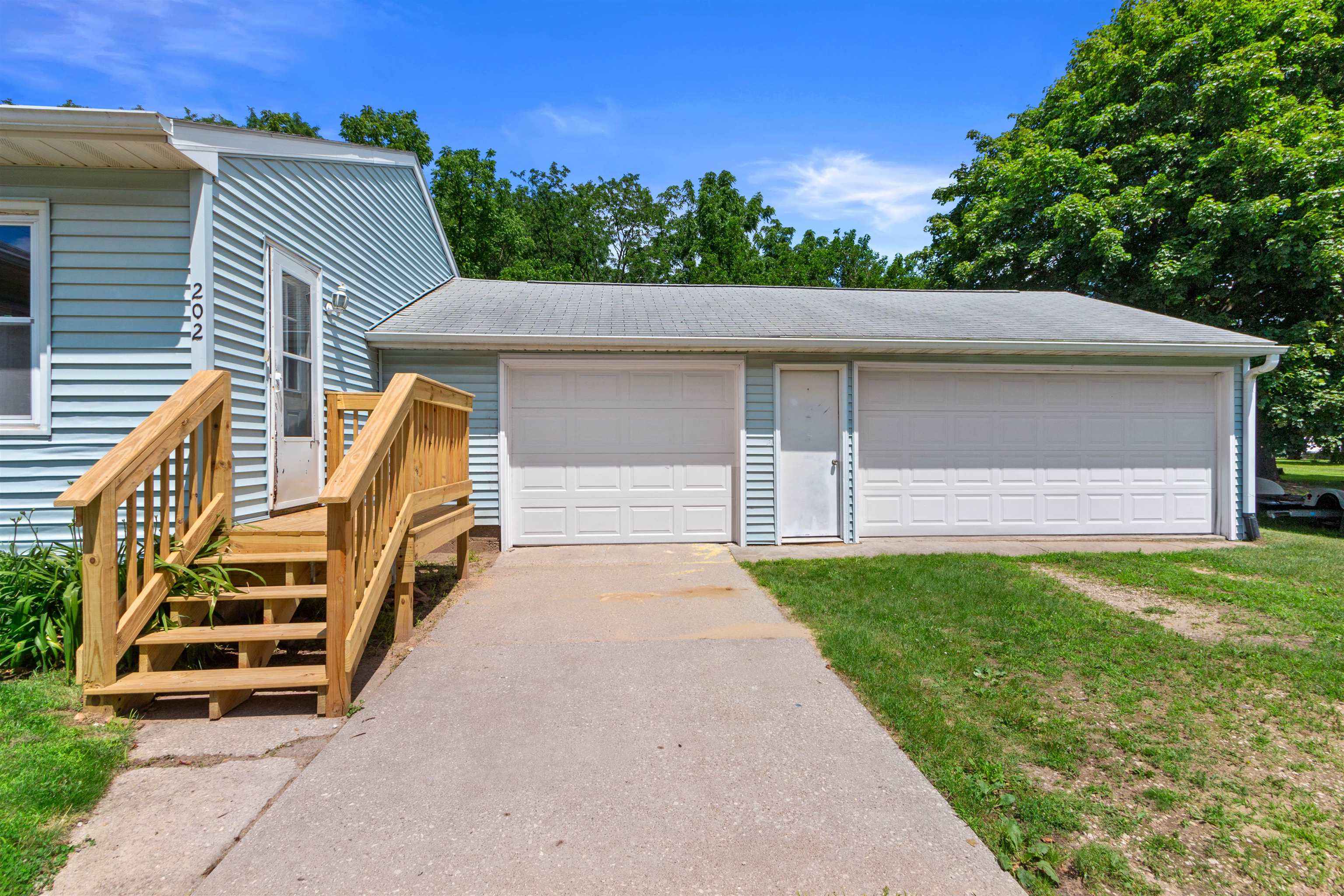 202 W 5th Street