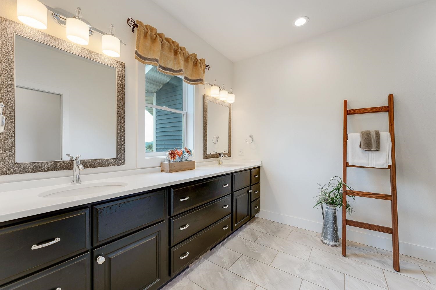 1204 N Northstar Circle