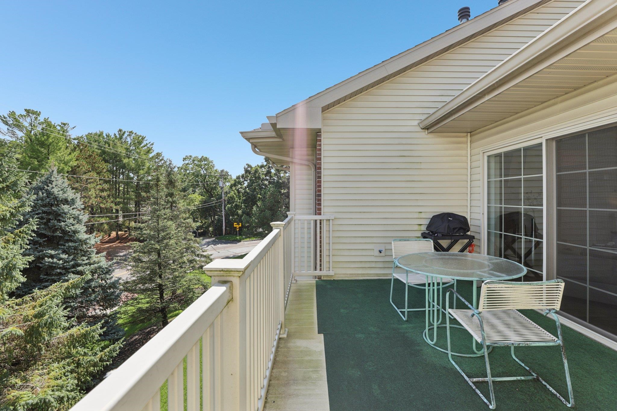 670 E Lake Avenue 211
