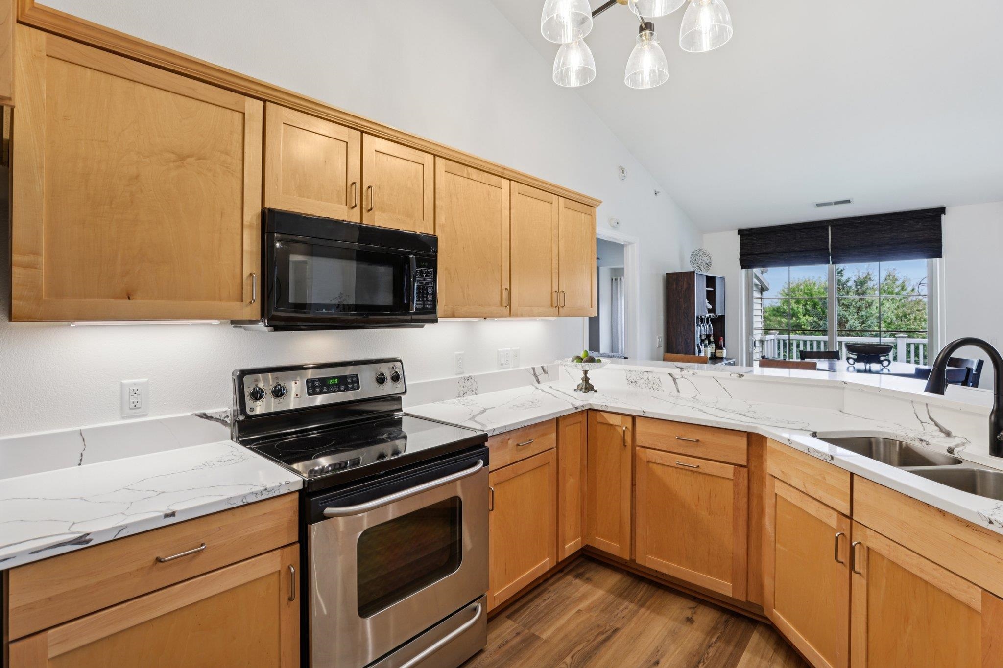 670 E Lake Avenue 211