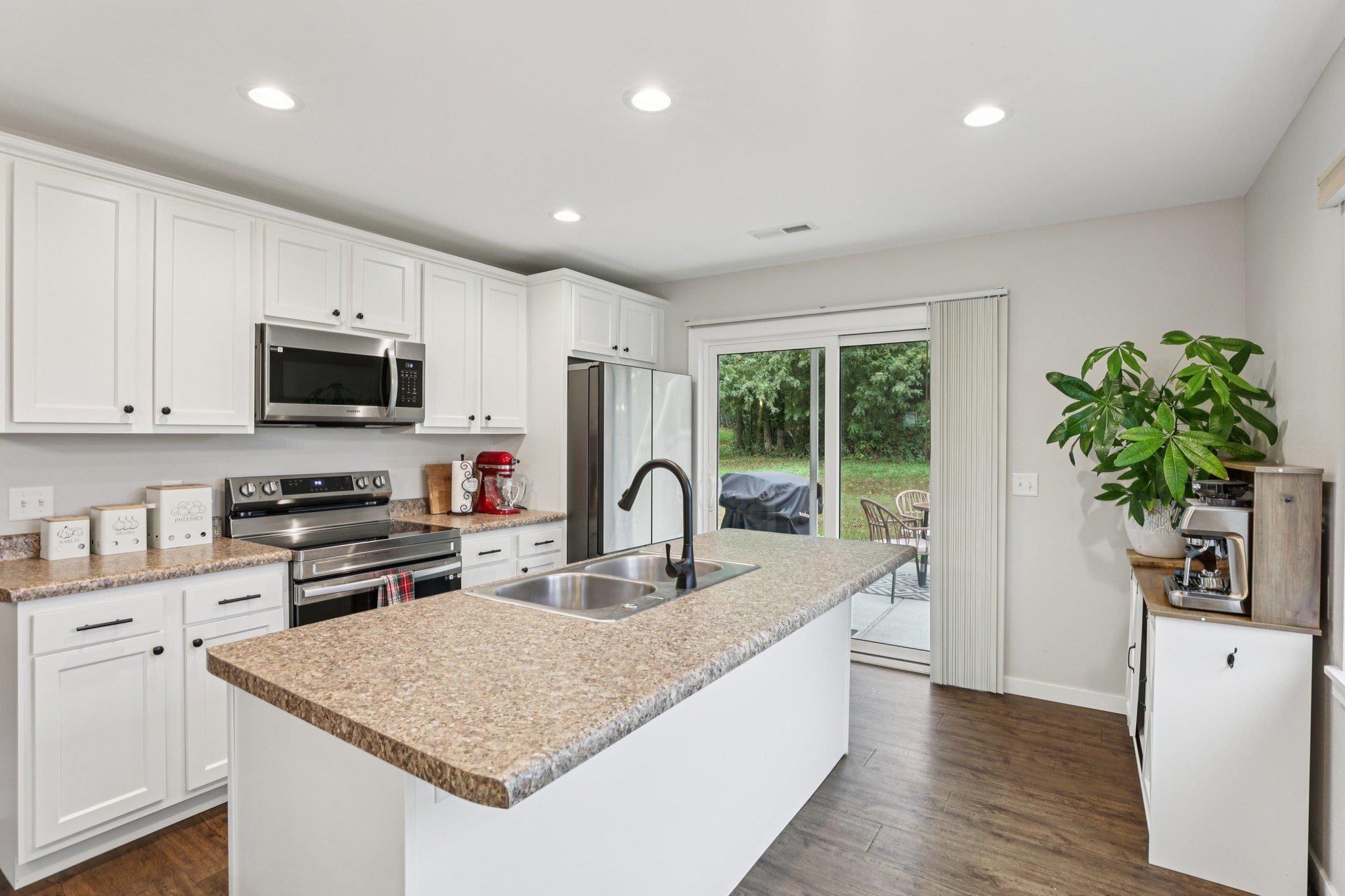 1970 Retzlaff Drive