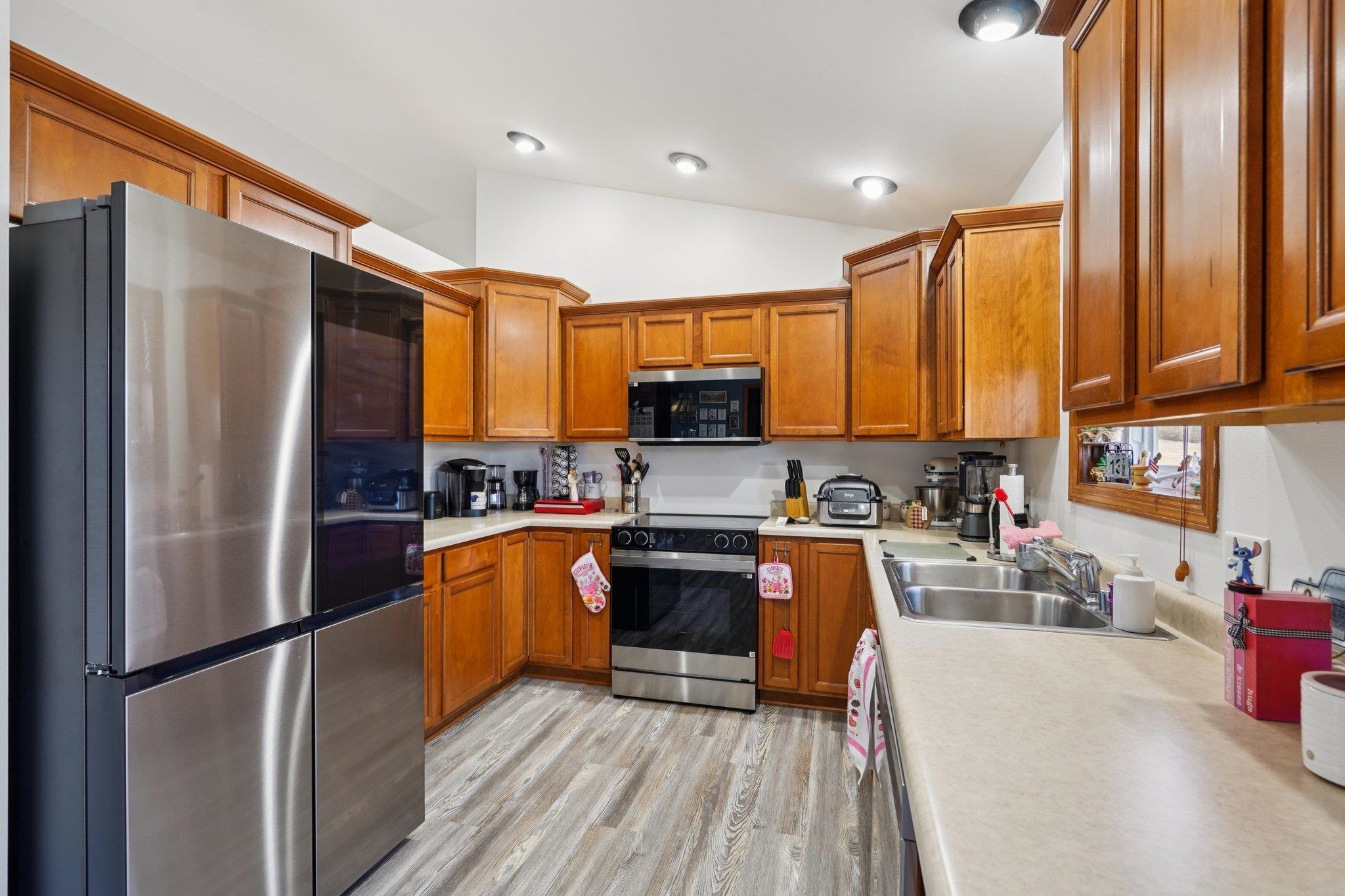 724 Eastridge Drive