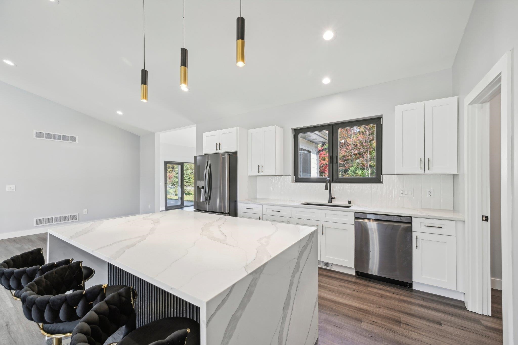 362 Meadowbrook Lane