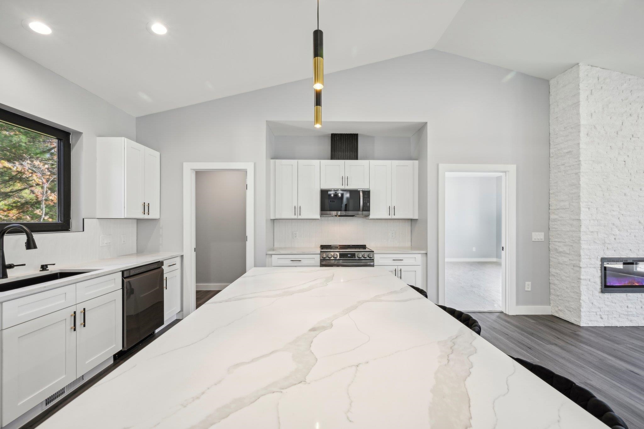 362 Meadowbrook Lane