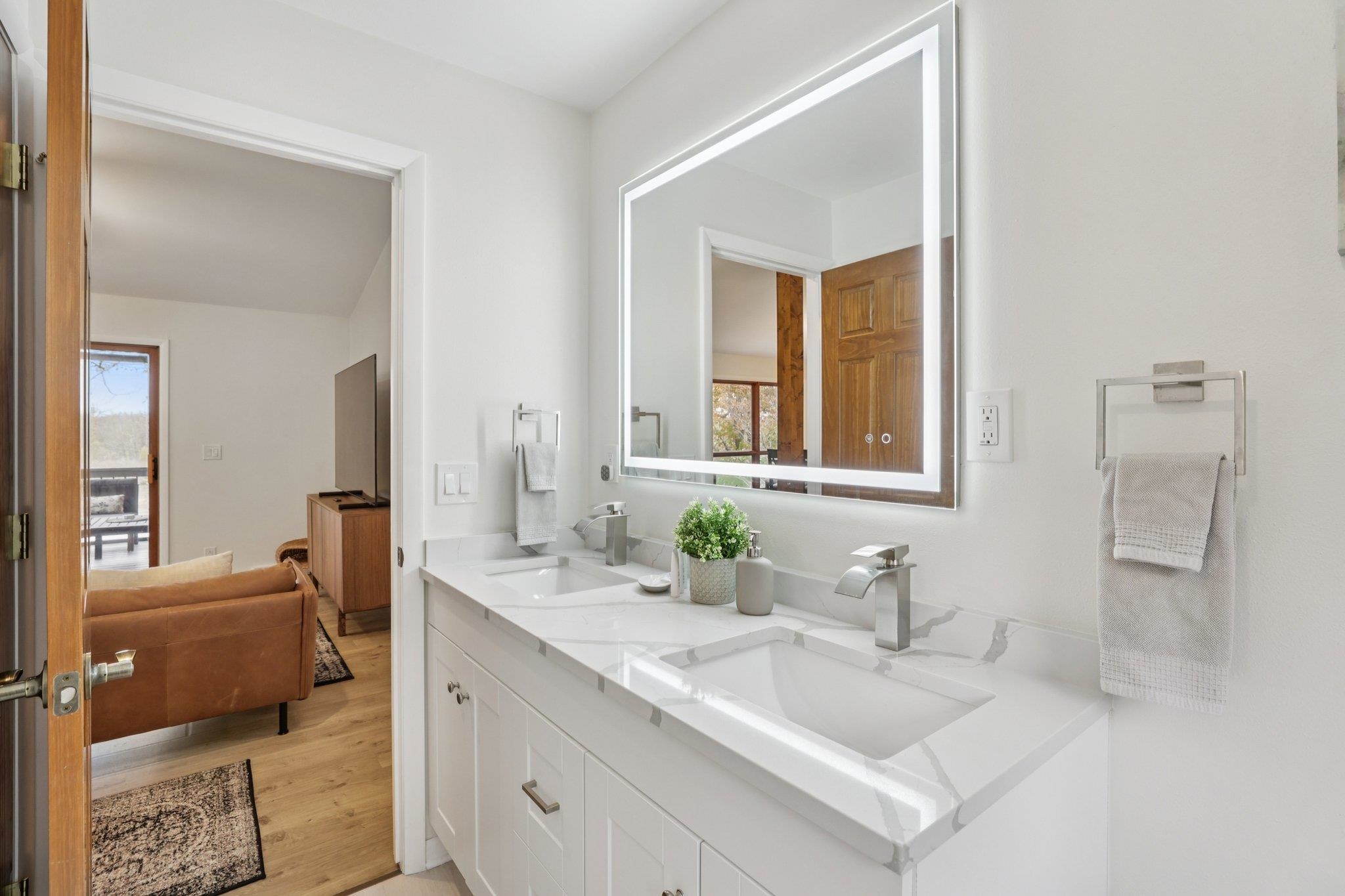 N5630 Thunderbird Road