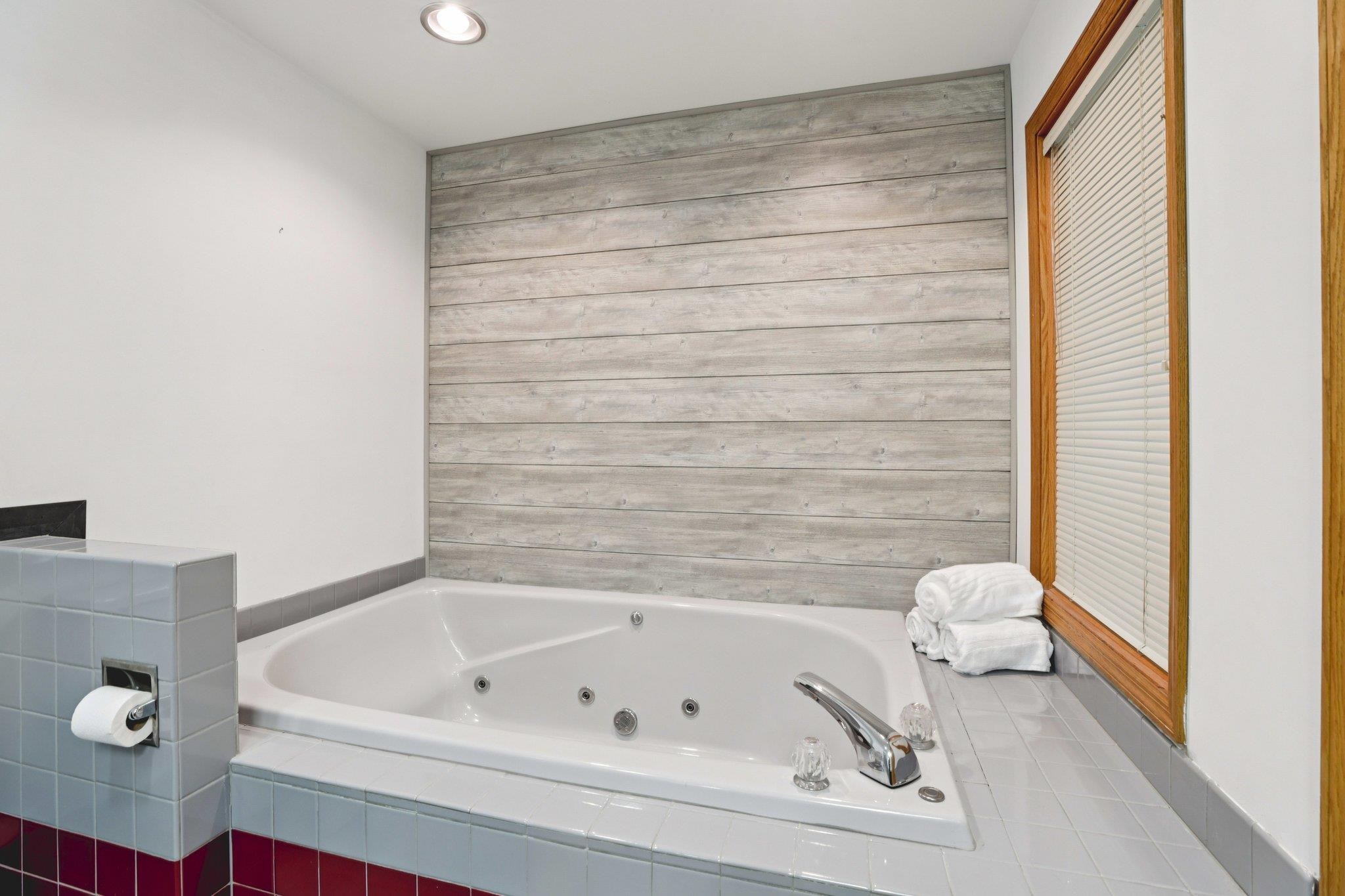 530 E Hiawatha Drive 617