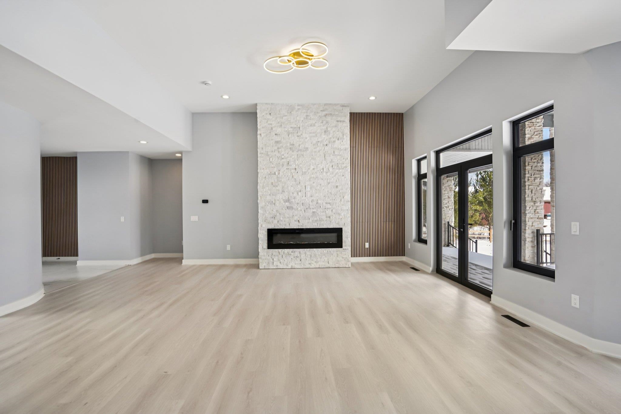 320 Oakbrook Drive