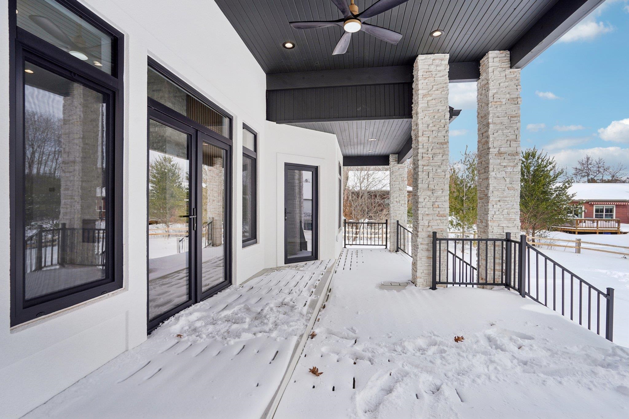 320 Oakbrook Drive