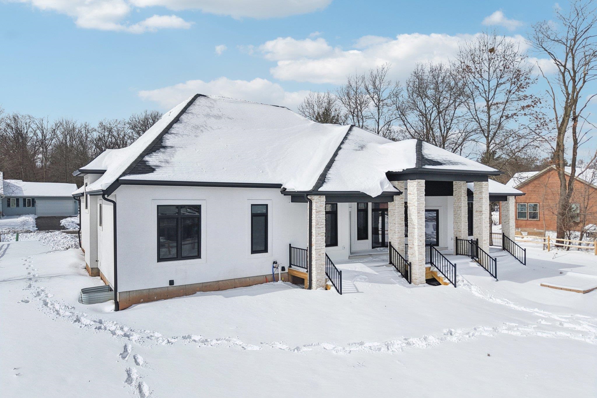 320 Oakbrook Drive