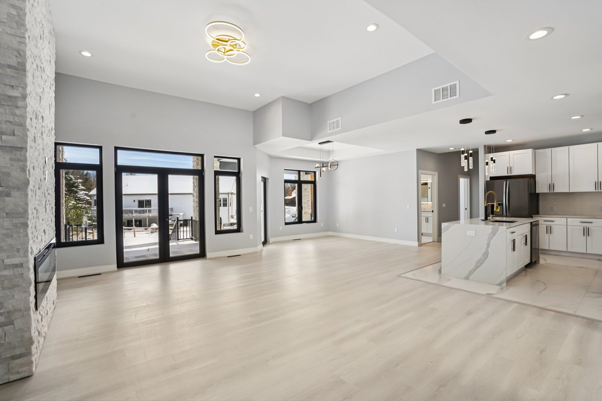 320 Oakbrook Drive