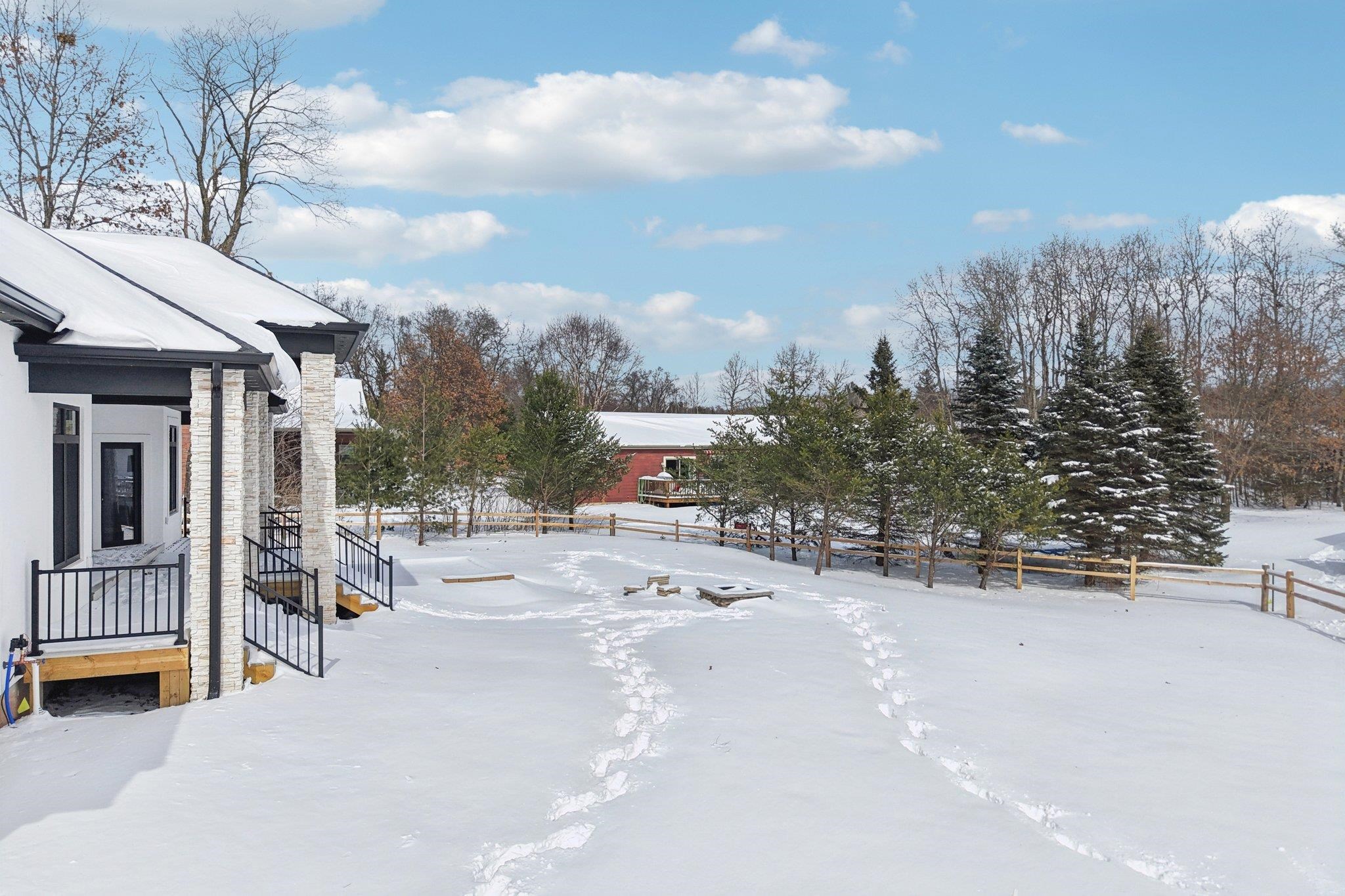 320 Oakbrook Drive